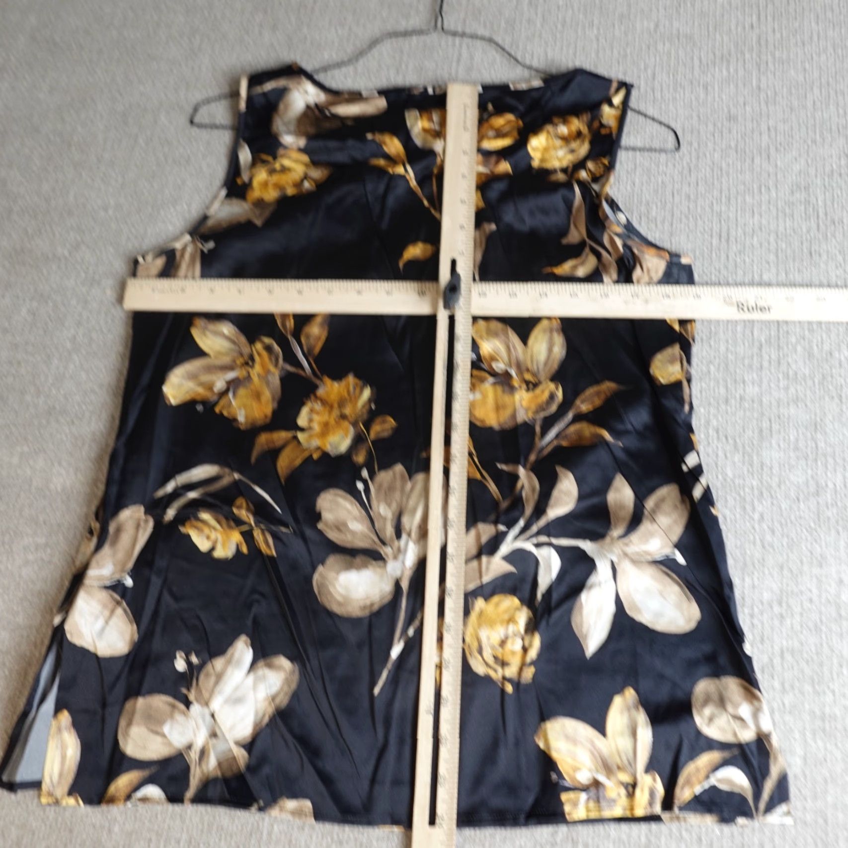 St. John St.John Womens Blouse Top Medium Black Silk Floral Sleeveless Pullover Casual Party/Cocktail Size M / US 6-8 / IT 42-44 - 7 Thumbnail
