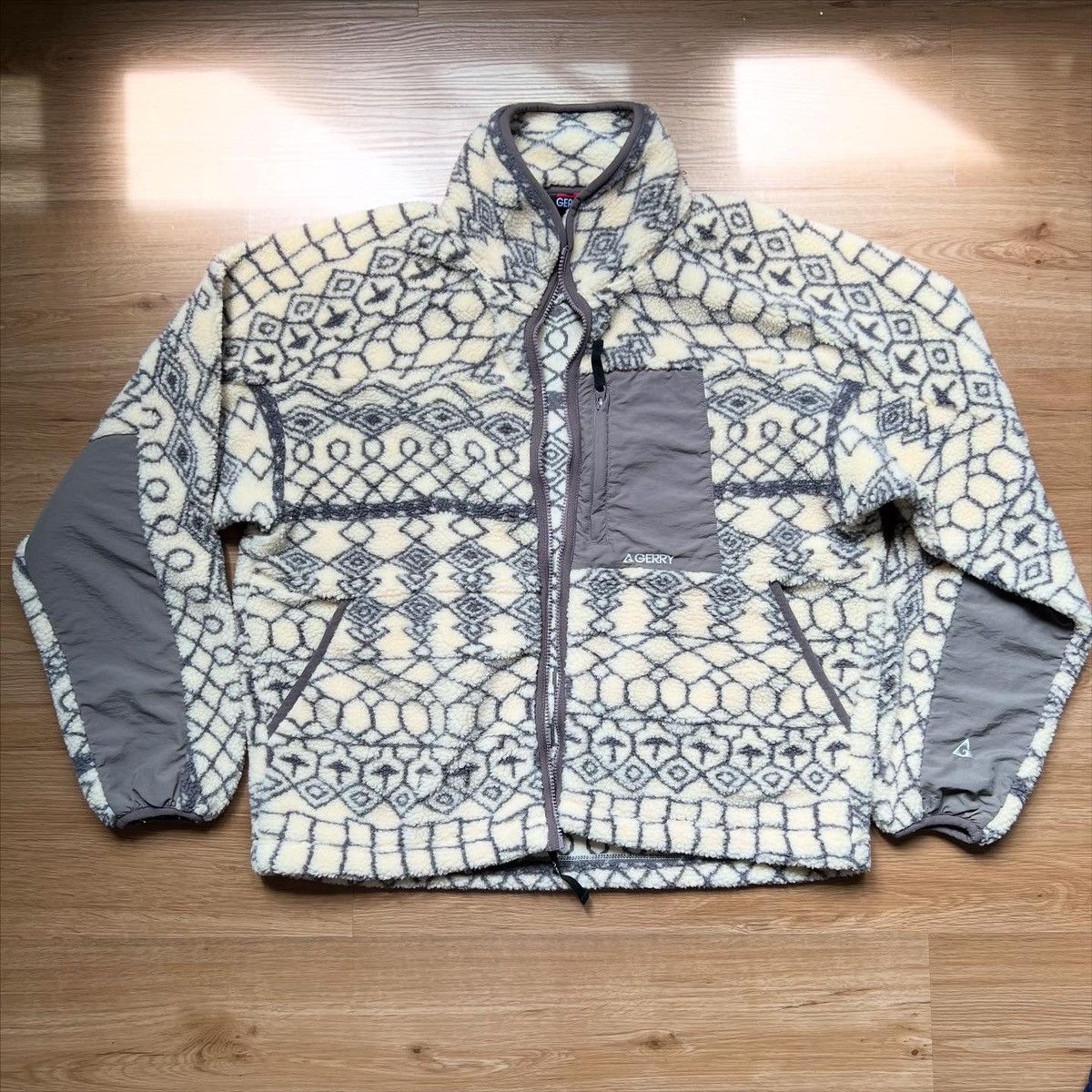 Other Gerry Fleece Jacket - Patagonia ish Size US L / EU 52-54 / 3 - 1 Thumbnail