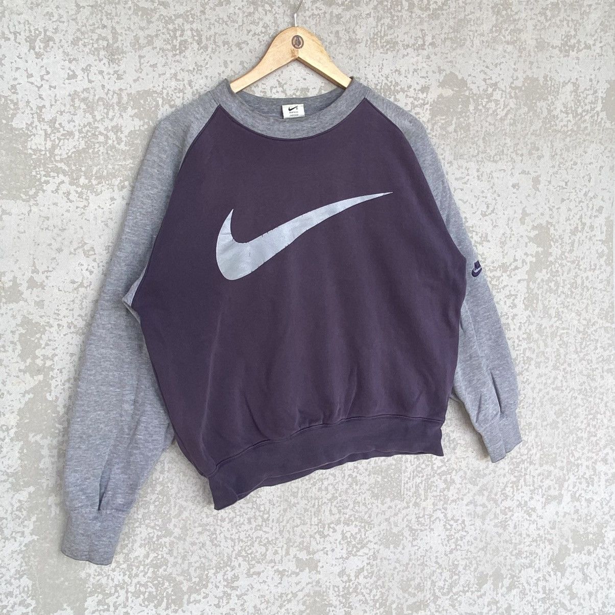 Other Vintage Nike Big Printed Crewneck Sweatshirt Gray Size M Size US M / EU 48-50 / 2 - 3 Thumbnail