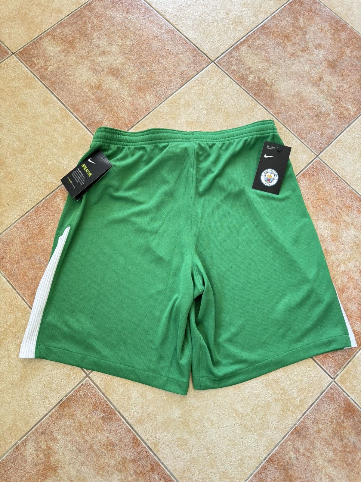 Nike BNWT Manchester City 2017-2018 Goalkeeper Soccer Shorts Kit Size US 32 / EU 48 - 2 Thumbnail