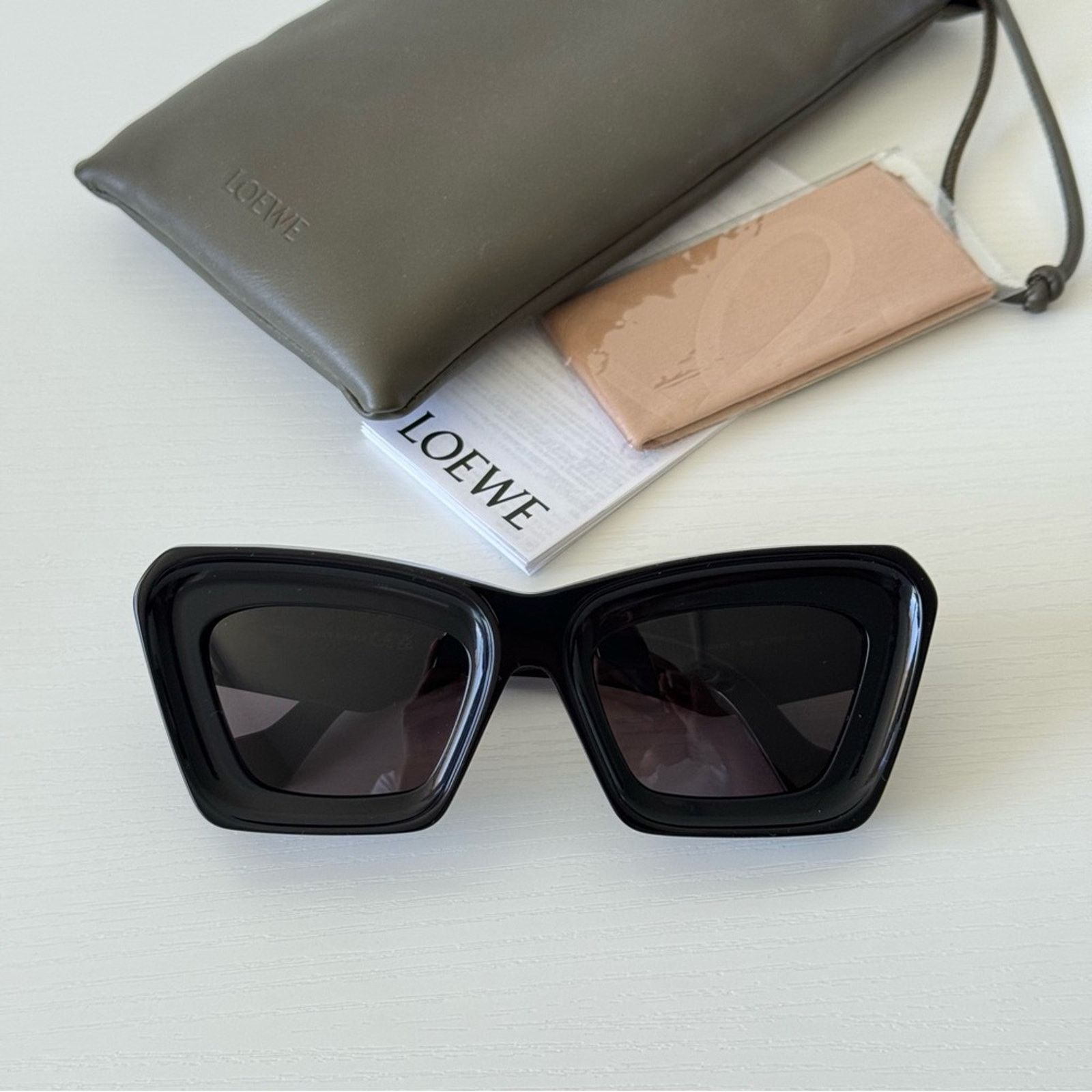 Loewe New! Loewe LW40145I 01A Black Sunglasses, Authentic Size ONE SIZE - 2 Thumbnail