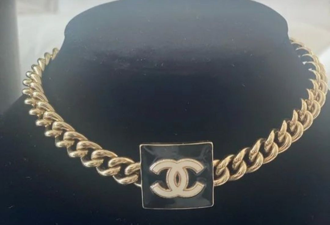 Chanel CHANEL 22A GOLD CHAIN SCRABBLE CHOKER