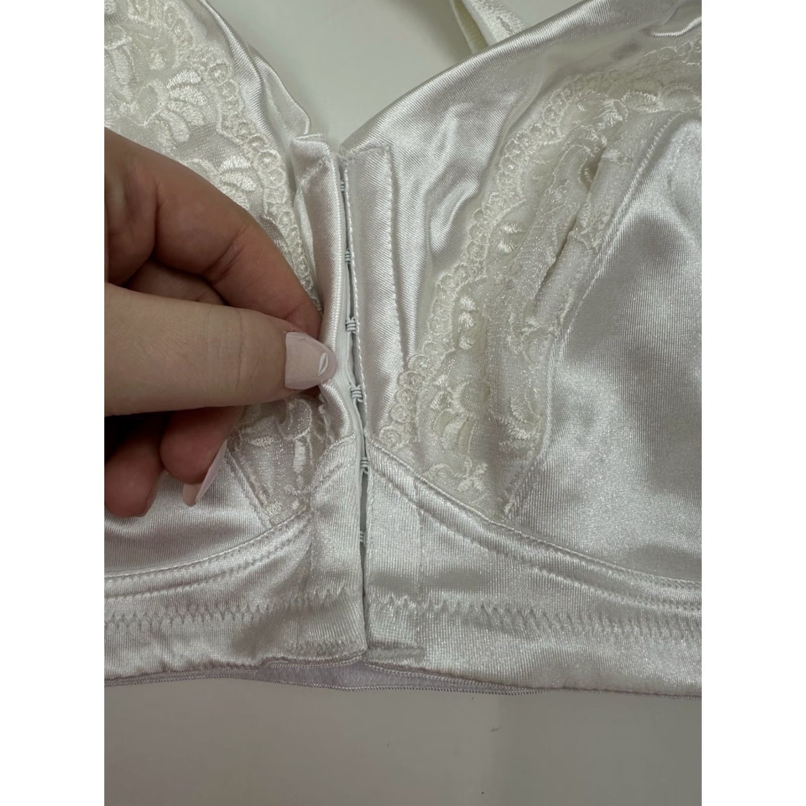 Vintage VINTAGE Plusform Bra White Front Closure 40DDD 40F NWTs Womens Adjustable Strap Front Clasp Push-Up Shaping Modern? Size ONE SIZE - 3 Thumbnail