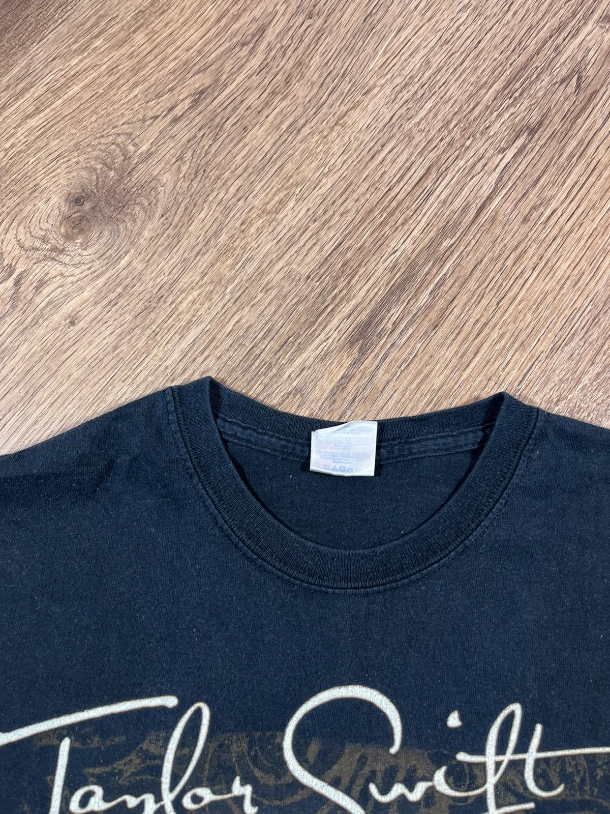 Band Tees 🫶Vintage Taylor Swift Fearless Concert Tour Tee 2009 Size US S / EU 44-46 / 1 - 3 Thumbnail