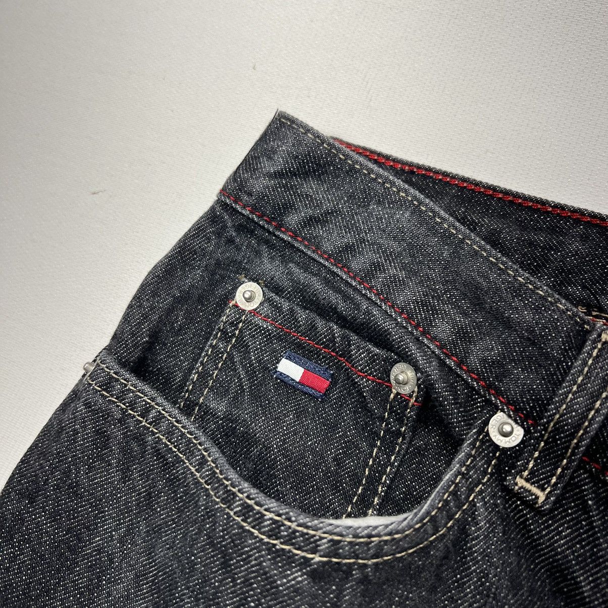 Tommy Hilfiger × Vintage Tommy Hilfiger Jeans Black Blasted Boyfriend Denim Faded Size 34" / US 12 / IT 48 - 9 Thumbnail