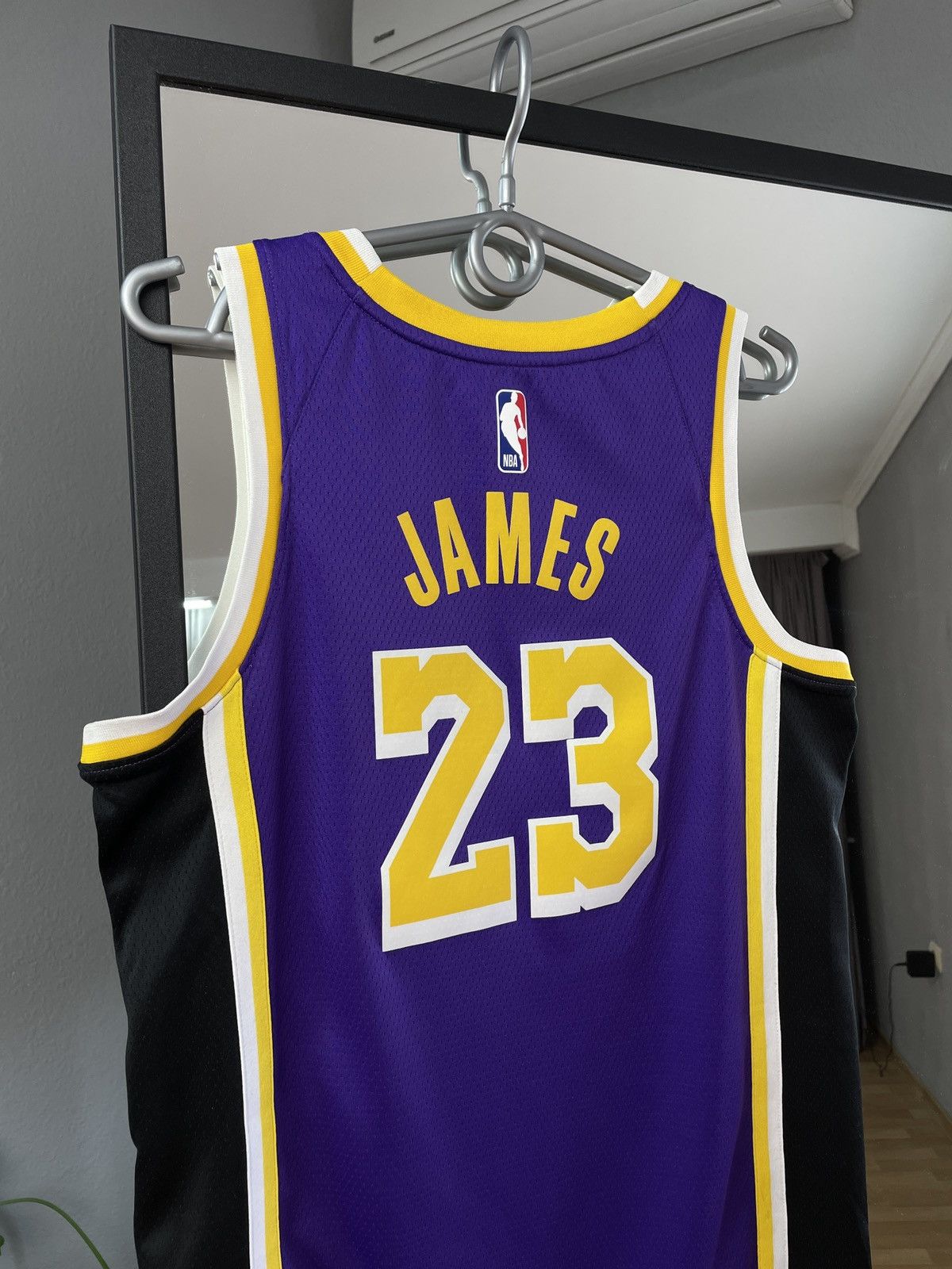 NBA Vintage Nike Lakers Lebron James 23 NBA Jersey Tee Shirt Size US S / EU 44-46 / 1 - 7 Thumbnail