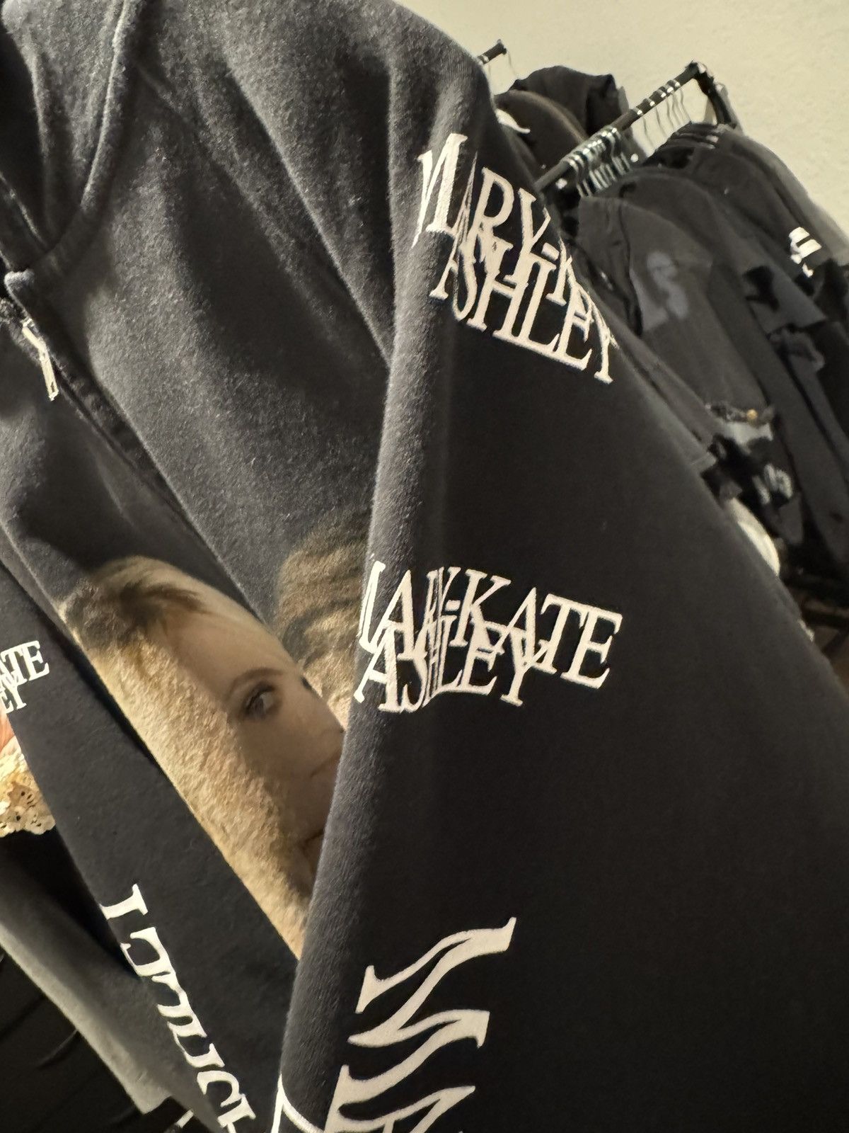 praying Twins hoodie mary-kate ashley olsen twins y2k raglan