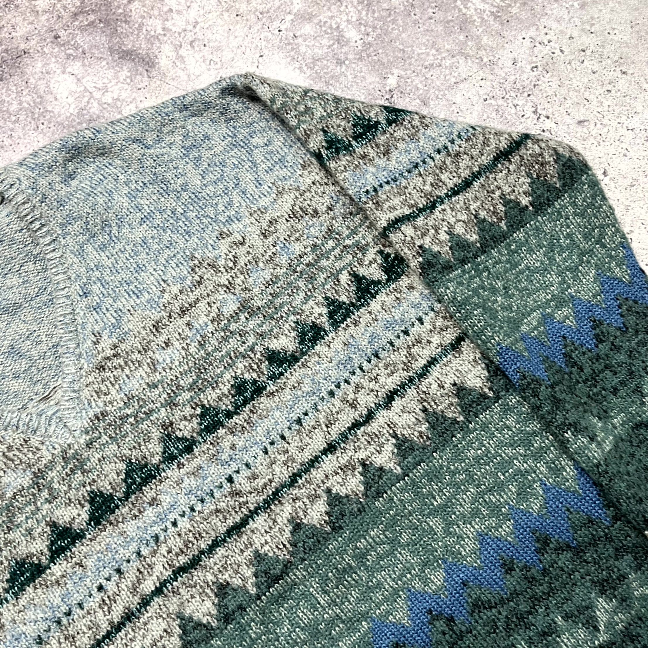 Vintage Vintage Italian Wool V-Neck Nordic Geometric Sweater Size L Size US L / EU 52-54 / 3 - 4 Thumbnail