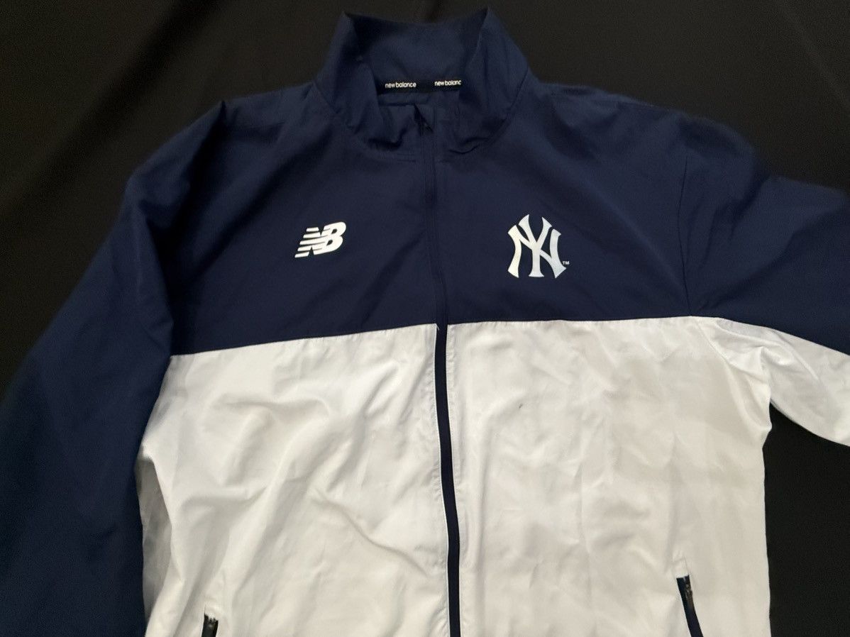 New Balance New balance blue and white yankee windbreaker size XL Size US XL / EU 56 / 4 - 2 Thumbnail
