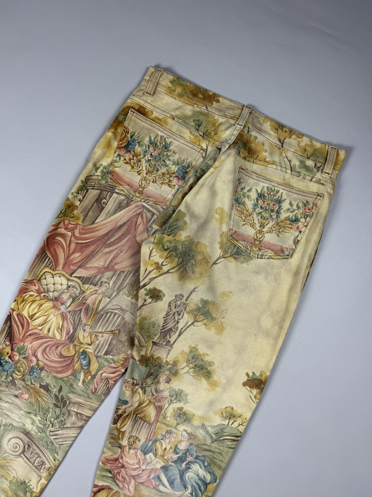 Roberto Cavalli Rare Roberto Cavalli Renaissance Angels Overprinted Jeans Size 32" / US 10 / IT 46 - 19 Thumbnail