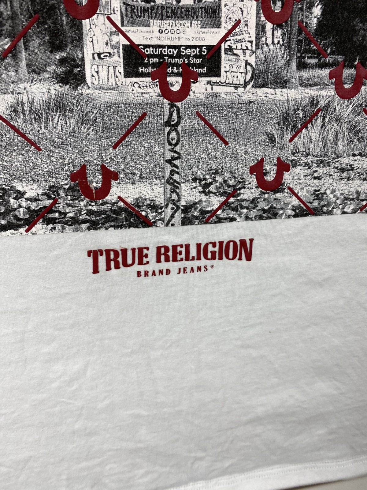 True Religion 🧲T-Shirt True Religion Monogram Boxy Logo Art Tee🧲 Size US S / EU 44-46 / 1 - 8 Thumbnail