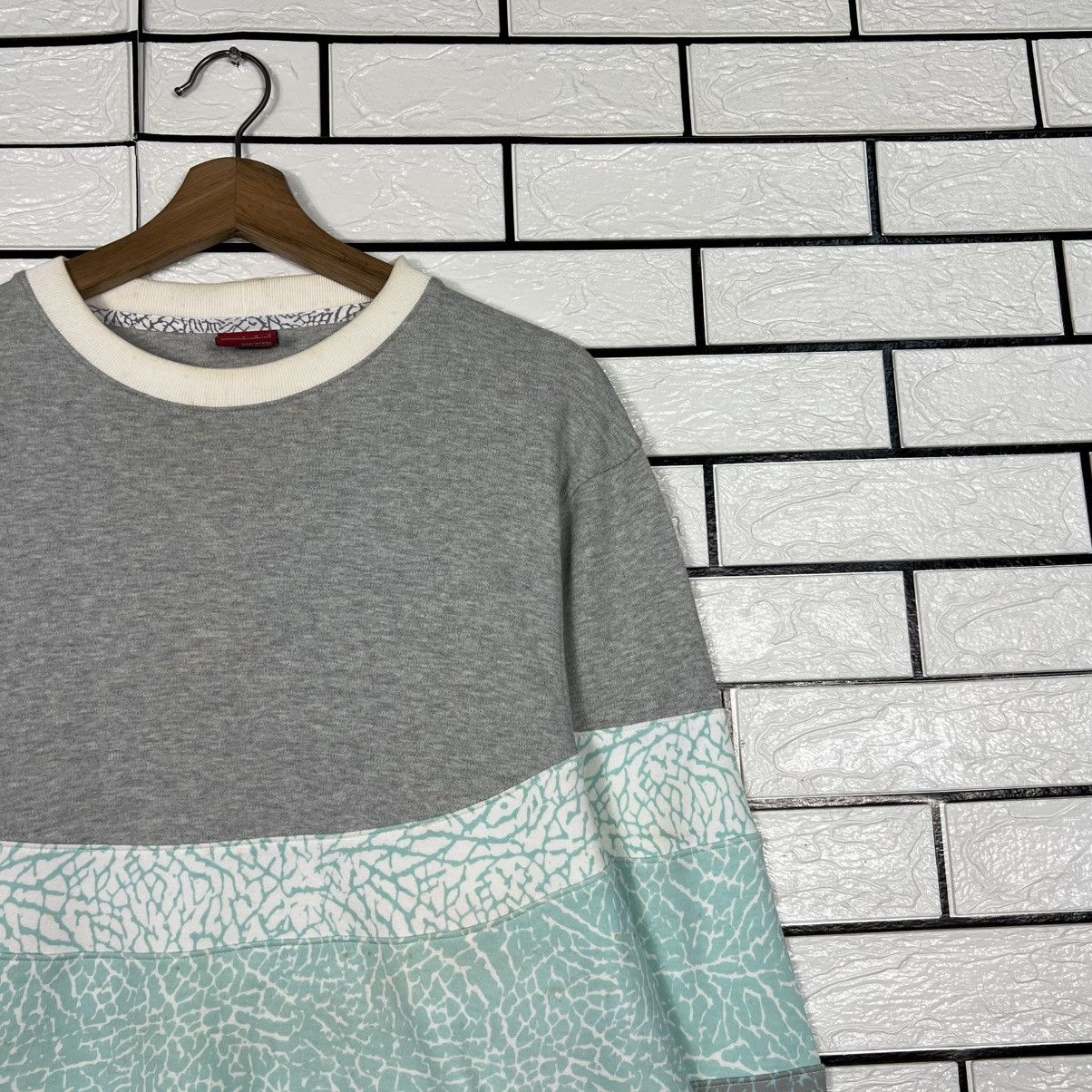 Jordan Brand AIR JORDAN Embroidered Logo Colorblock Sweatshirt #3946-C180 Size US L / EU 52-54 / 3 - 4 Thumbnail