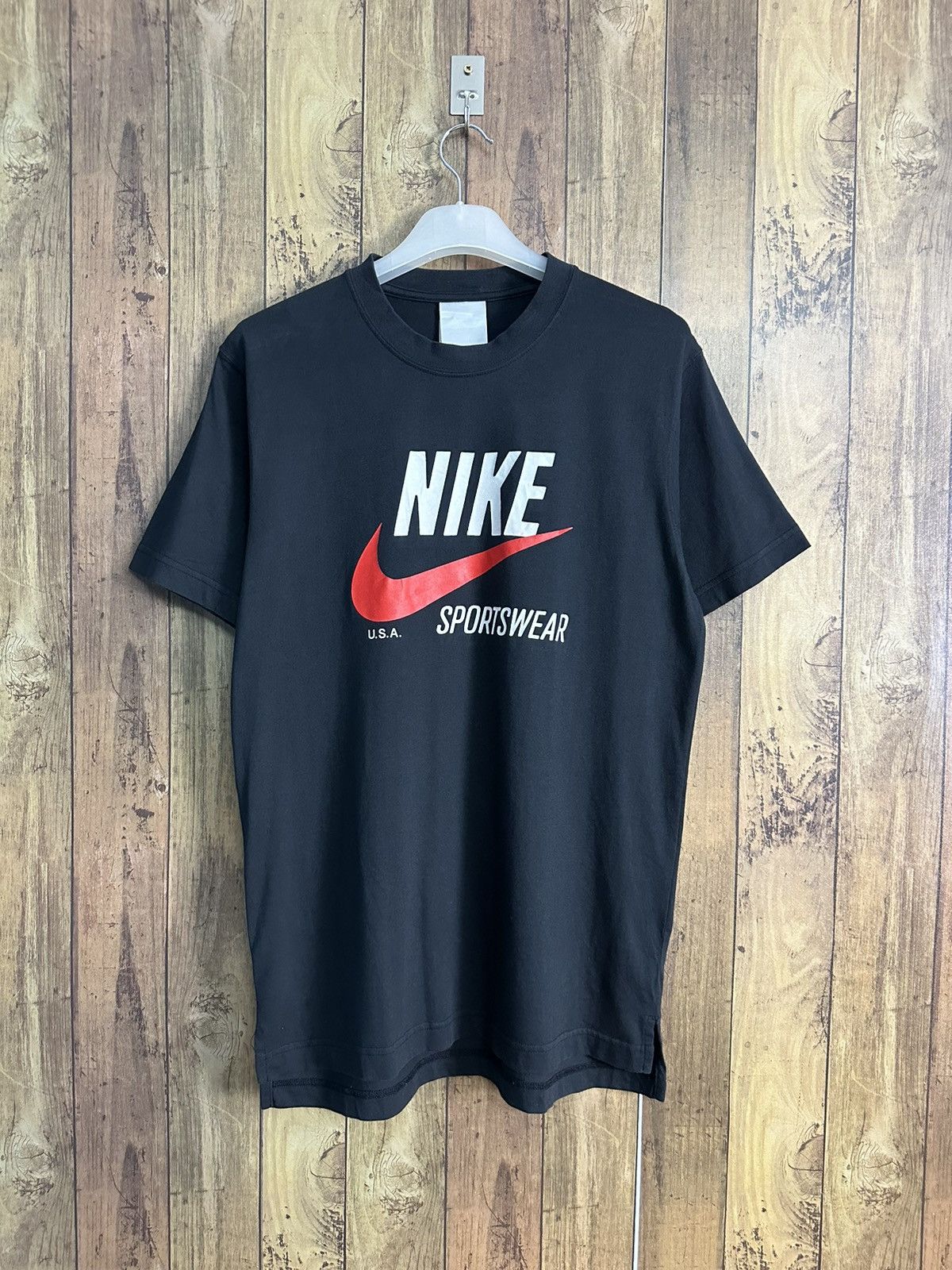 Vintage Nike Sportwear Big Logo Tshirt A418
