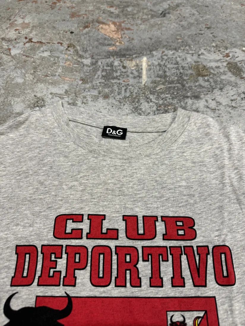 Designer × Dolce & Gabbana × Vintage 2000s Dolce & Gabbana Bull Espana Grey T-Shirt Size US XS / EU 42 / 0 - 8 Thumbnail
