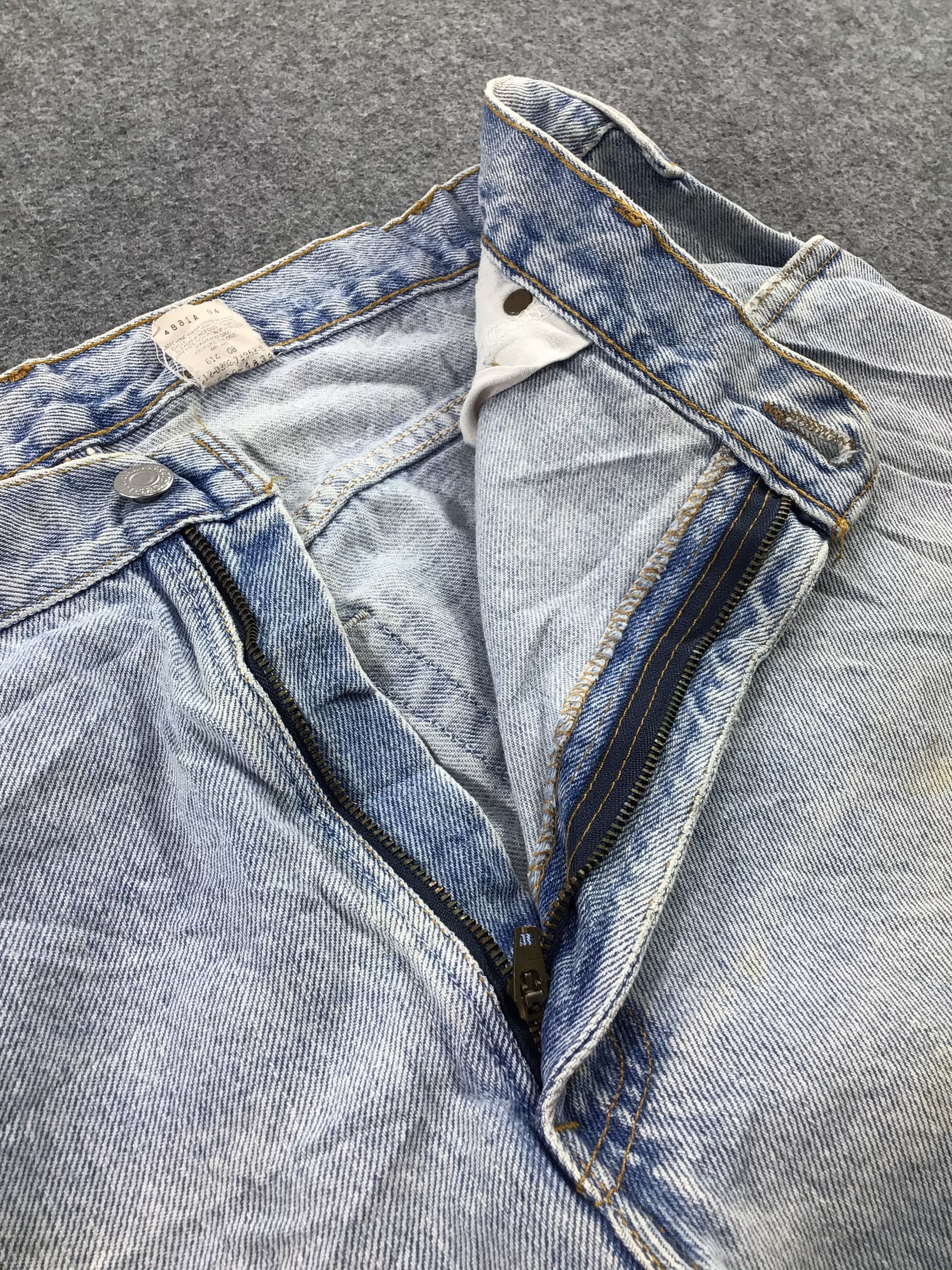 Levi's Vintage Levis 560 Jeans Light Wash Distress KJ267 Size US 34 / EU 50 - 8 Thumbnail
