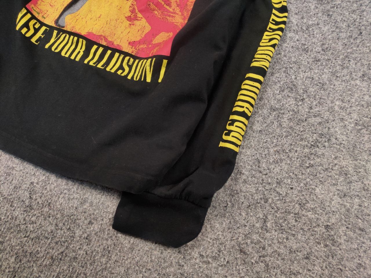 Band Tees Guns N Roses use your illusion i Long Sleeve Logo Vintage Size US M / EU 48-50 / 2 - 5 Thumbnail