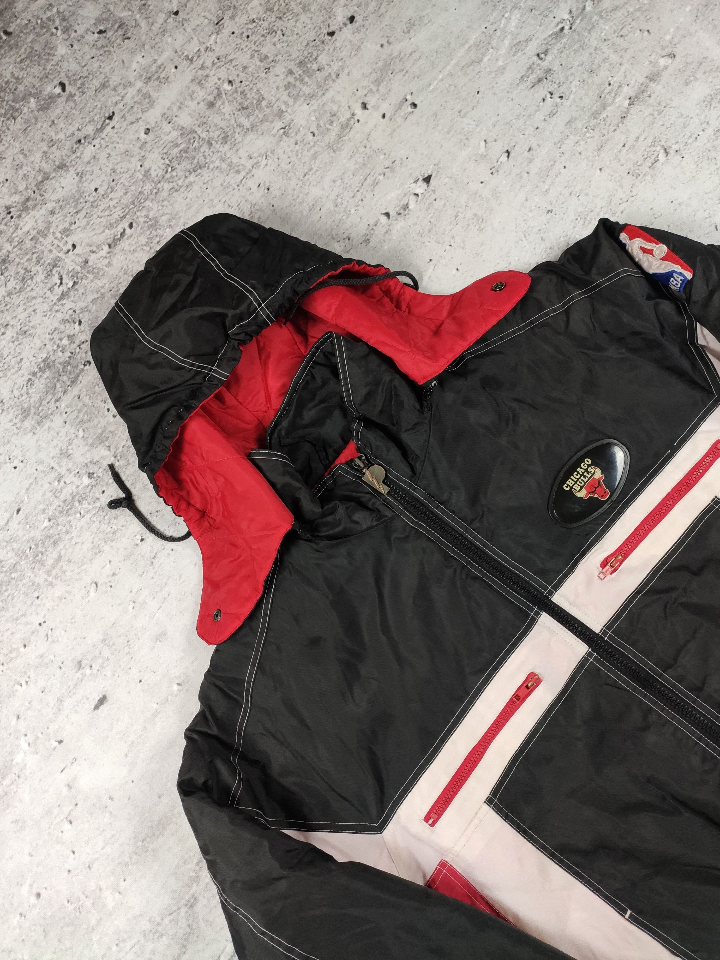 NBA Rare Vintage Chicago Bulls NBA Jacket 90s 80s Size US XL / EU 56 / 4 - 3 Thumbnail