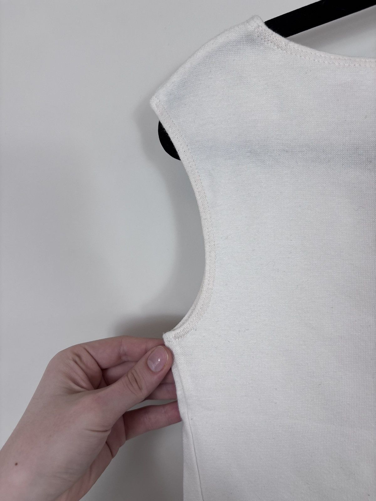 Armani Vintage Armani Jeans Women’s White Crop Top Tank Top Size L / US 10 / IT 46 - 16 Thumbnail