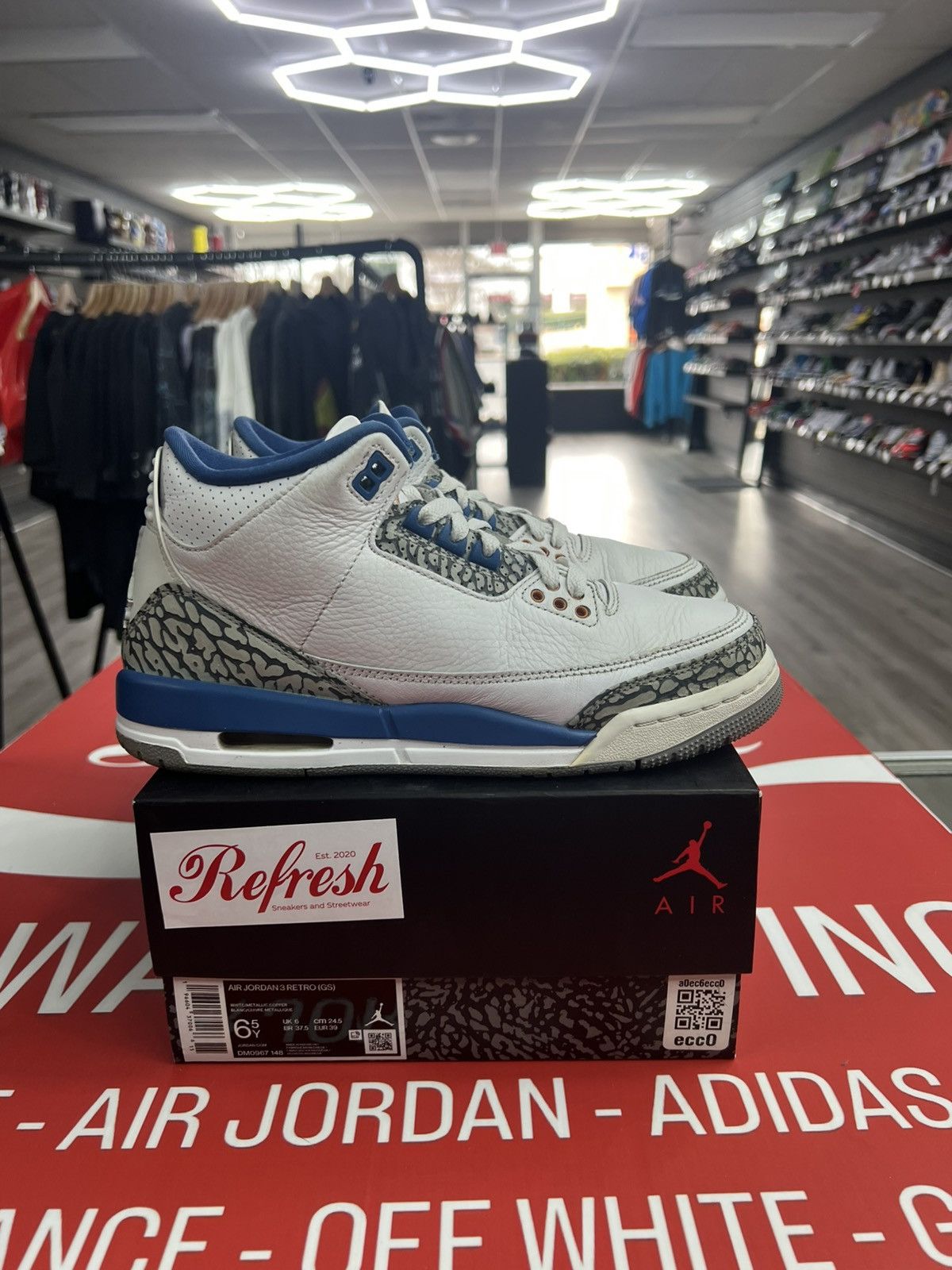 Jordan Brand Air Jordan 3 Retro Wizard Size 6.5Y (DM0967-148) Size US 6.5 / EU 39-40 - 1 Thumbnail