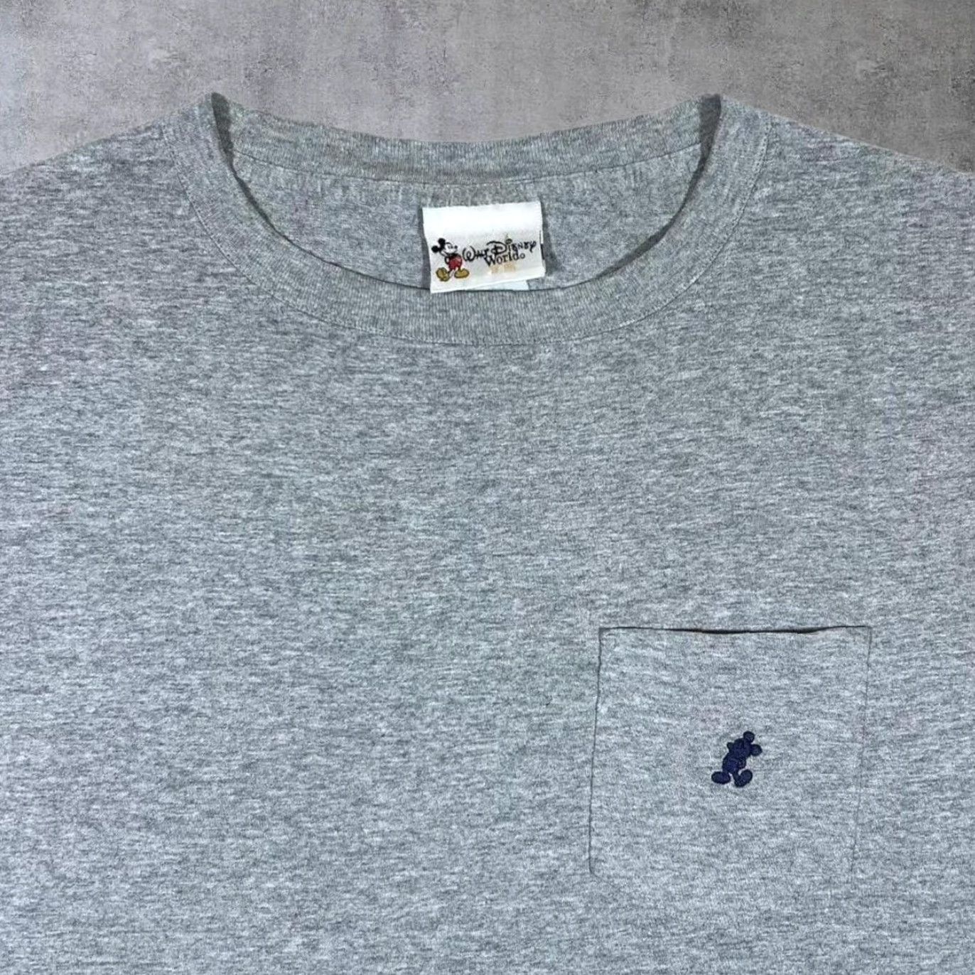 Disney VINTAGE Disney Walt Disney World Embroidered Mickey Pocket Logo Grey T-Shirt Large Mens Regular L Short Sleeve Crew Neck Shirt Size US L / EU 52-54 / 3 - 3 Thumbnail