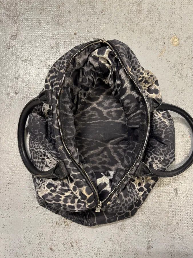 Yves Saint Laurent 2000s Yves Saint Laurent Easy Leopard Print Nylon Handle Bag Size ONE SIZE - 6 Thumbnail