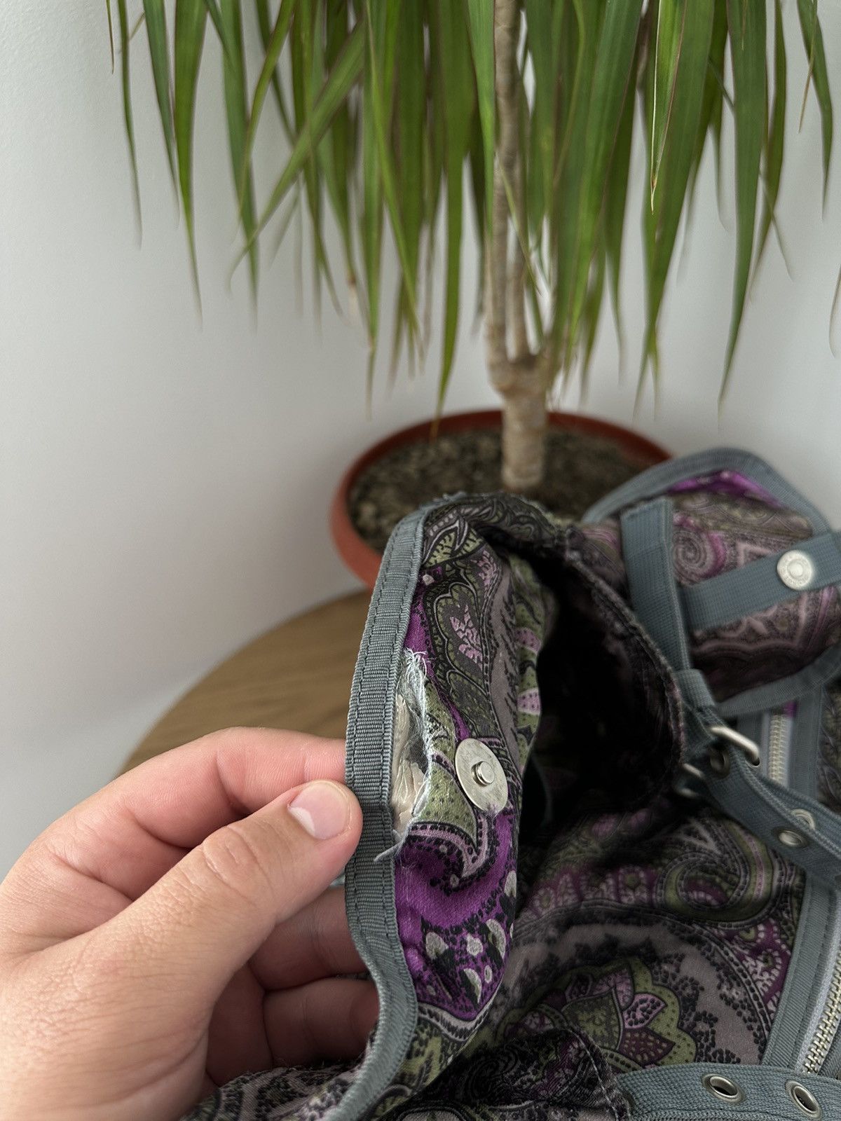 If Six Was Nine Vintage George Gina Lucy Purple Distressed Shoulders Bag Size ONE SIZE - 16 Thumbnail