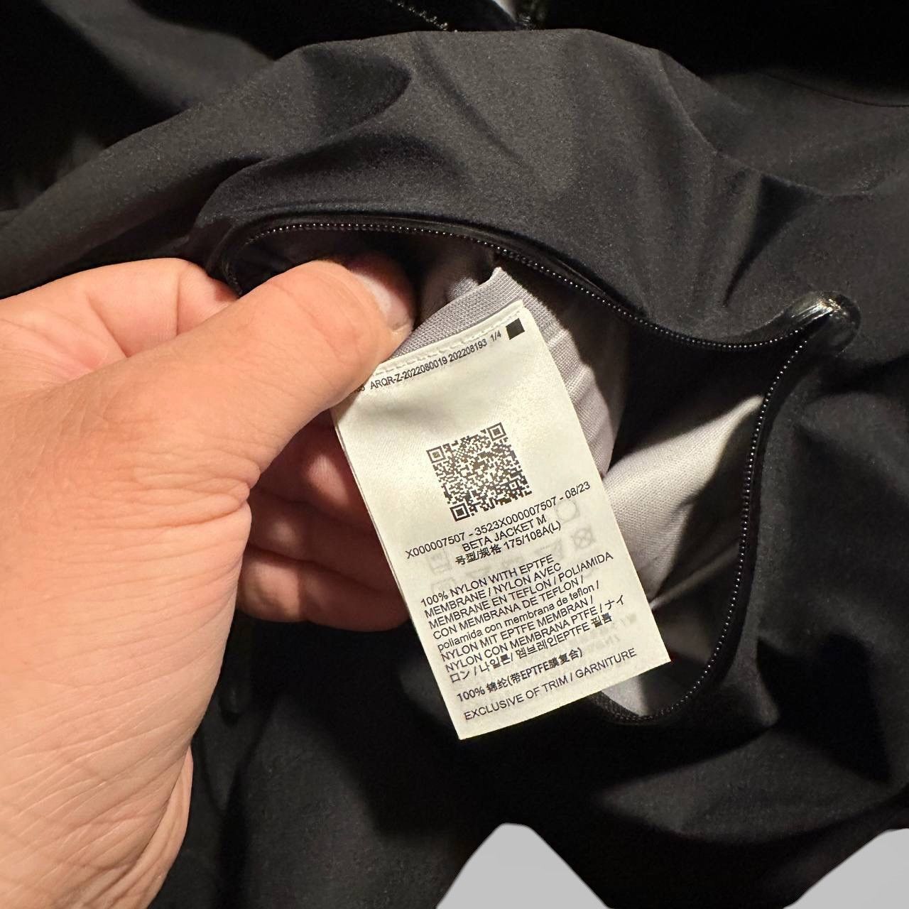 Arc'teryx Arcteryx beta M black gore tex jacket size L Size US L / EU 52-54 / 3 - 11 Thumbnail