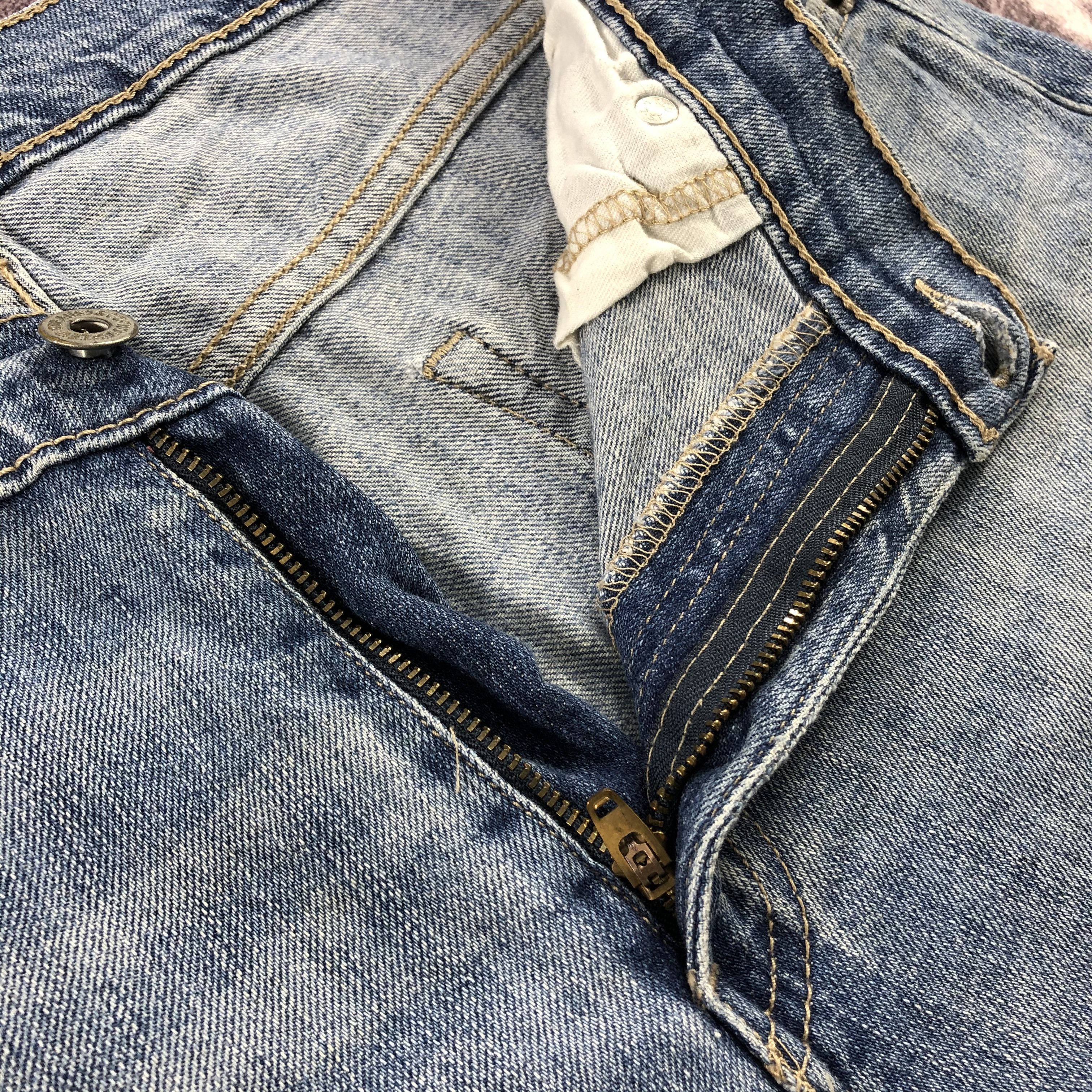 Levi's × Vintage Vintage Blue Wash Levis 504 Jeans-JM2433 Size US 33 - 8 Thumbnail
