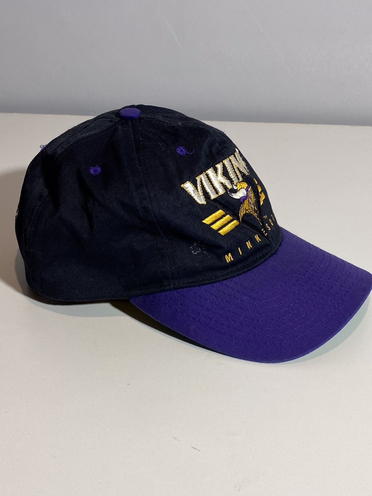 NFL Vintage 90s Vikings Minnesota NFL streetwear baseball hat Size ONE SIZE - 2 Thumbnail