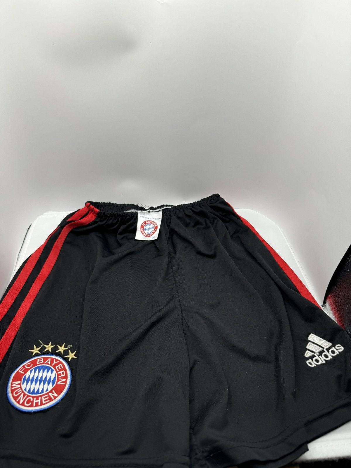Adidas × Vintage Vintage 1996-1998 Adidas Bayern Munich Shorts Size US 28 / EU 44 - 1 Thumbnail