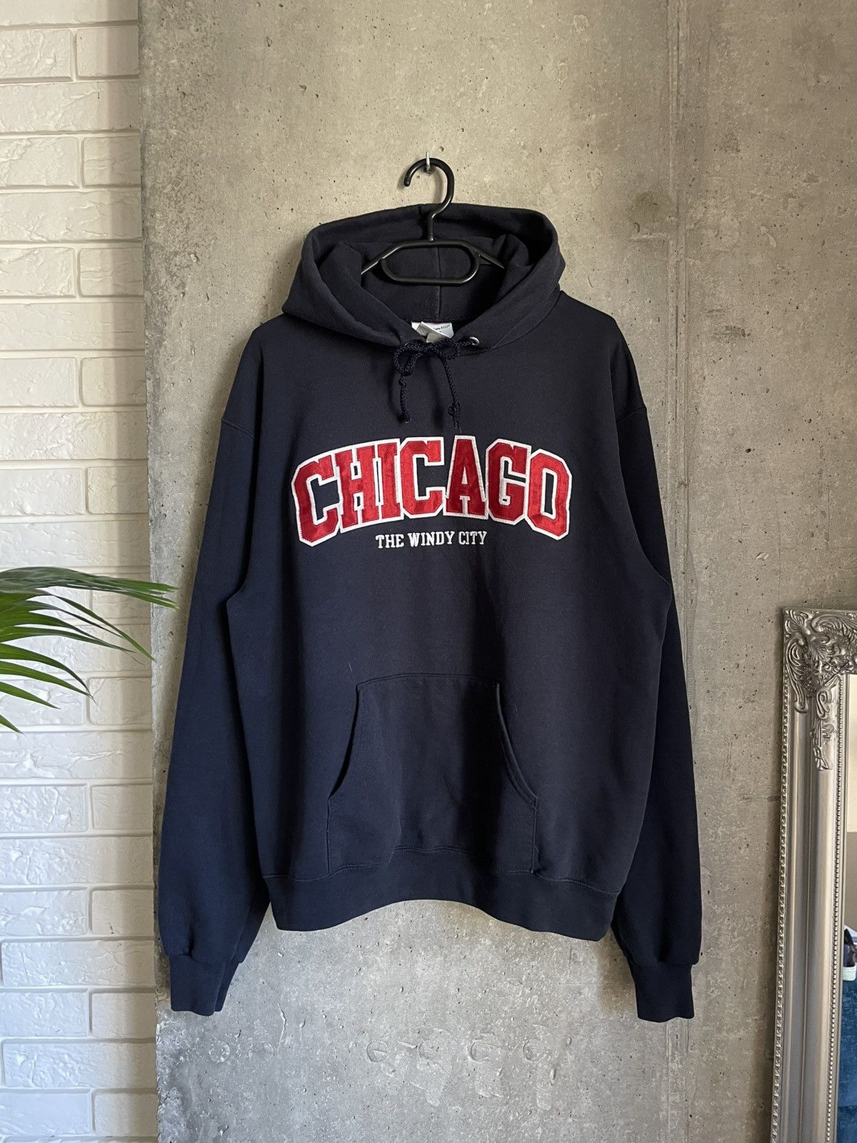 20471120 × Champion Vintage Boxy NFL Chicago The Windy City Champion Drake Style Size US M / EU 48-50 / 2 - 3 Thumbnail