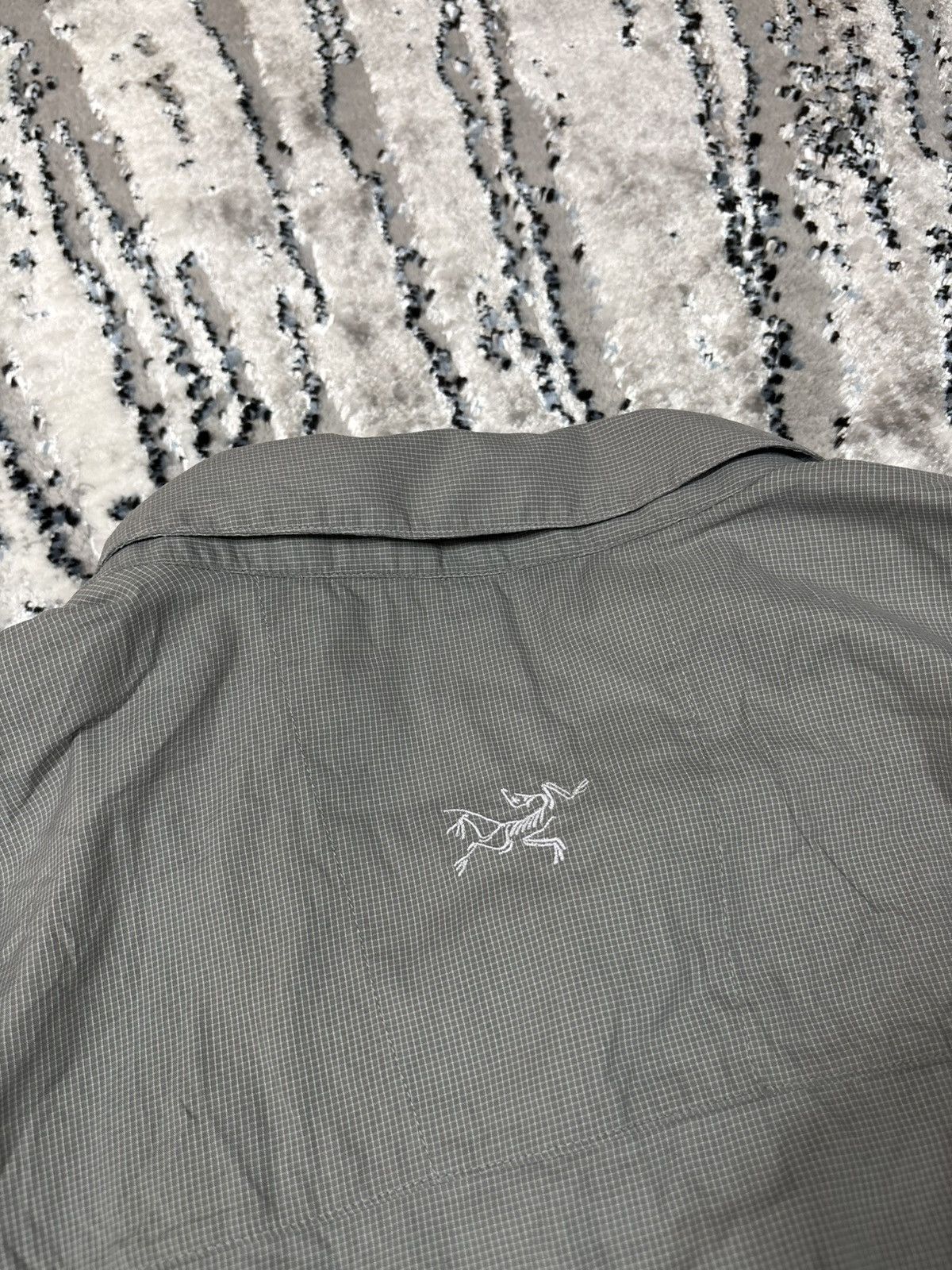 Arc'teryx Vintage Arcteryx windbreaker jacket light logo Streetwear Size US XL / EU 56 / 4 - 4 Thumbnail