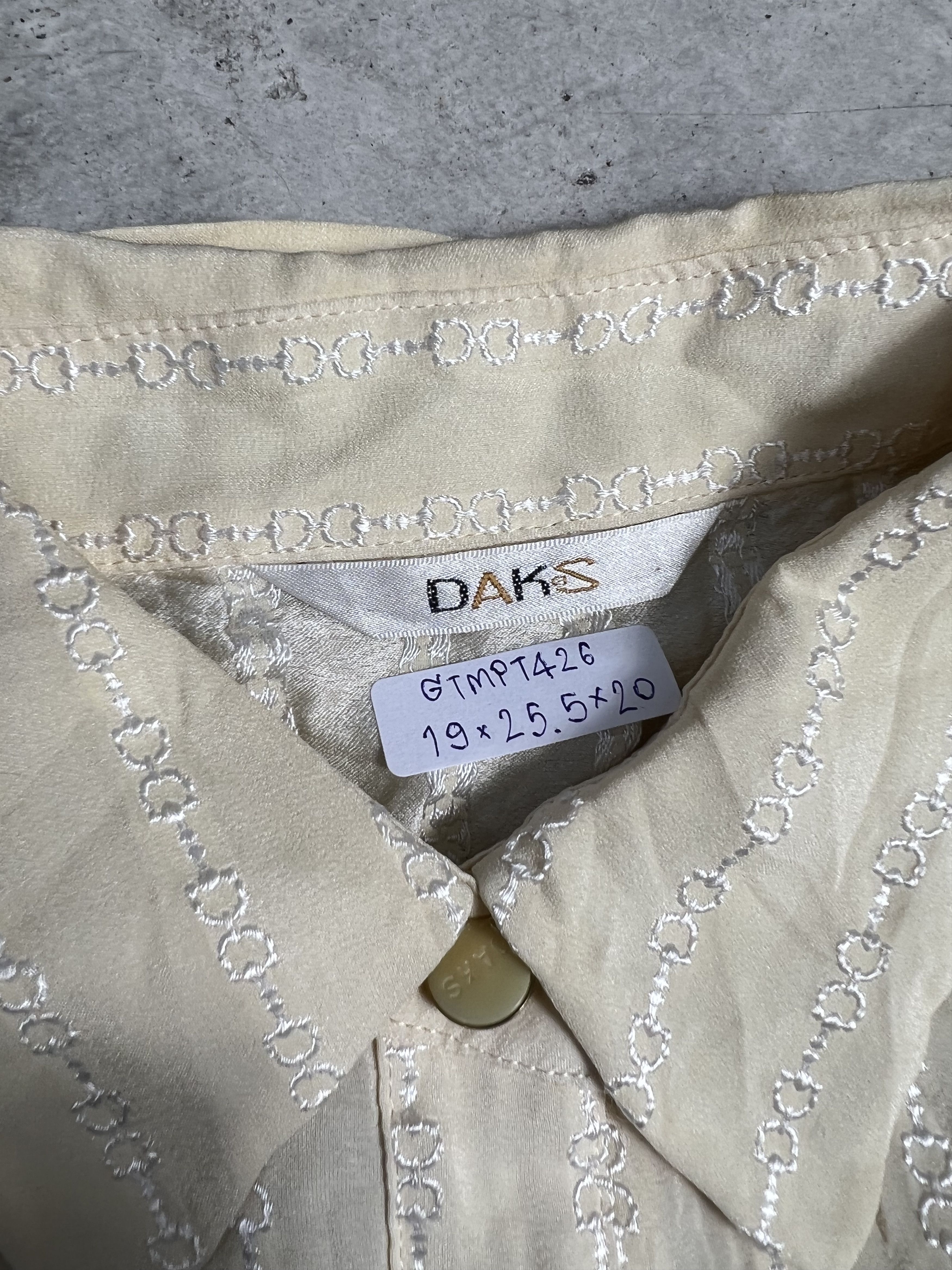 DAKS Vintage DAKS Monogram Buttons Up Shirt (L) GTMPT426 Size US L / EU 52-54 / 3 - 3 Thumbnail