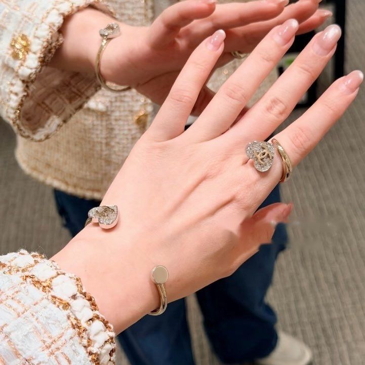 Chanel Chanel 26P Silver Gold Crystal Heart CC Logo Spiral Ring 52 Size ONE SIZE - 5 Thumbnail