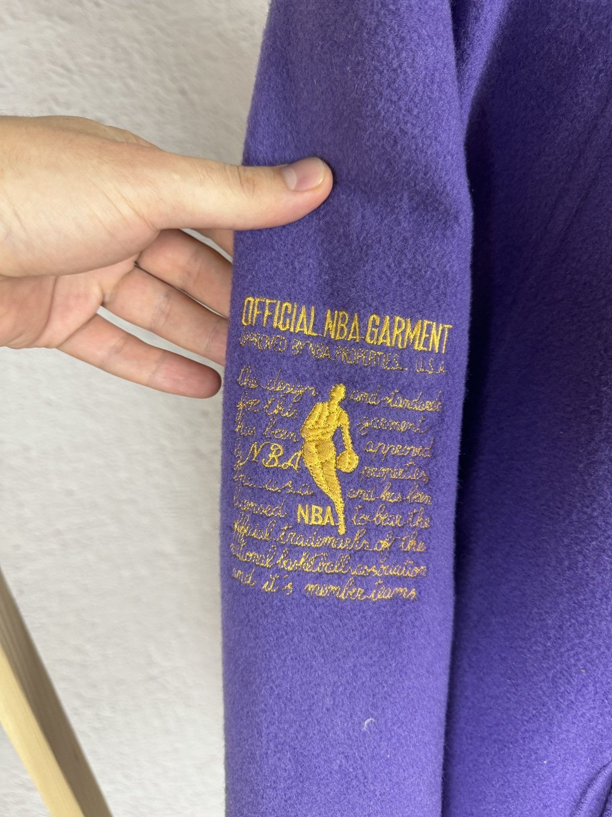 NBA Vintage 80s 90s Official NBA Garment L.A. Lakers bomber jckt Size US XXL / EU 58 / 5 - 4 Thumbnail