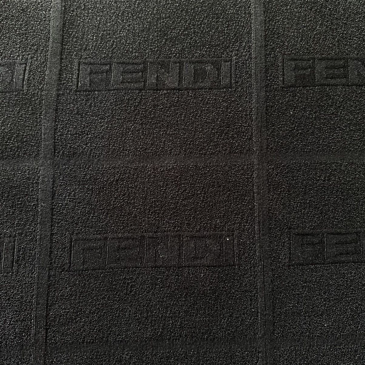 Fendi FENDI Black Logo-Embossed Fendi Tee Size M / US 6-8 / IT 42-44 - 12 Thumbnail