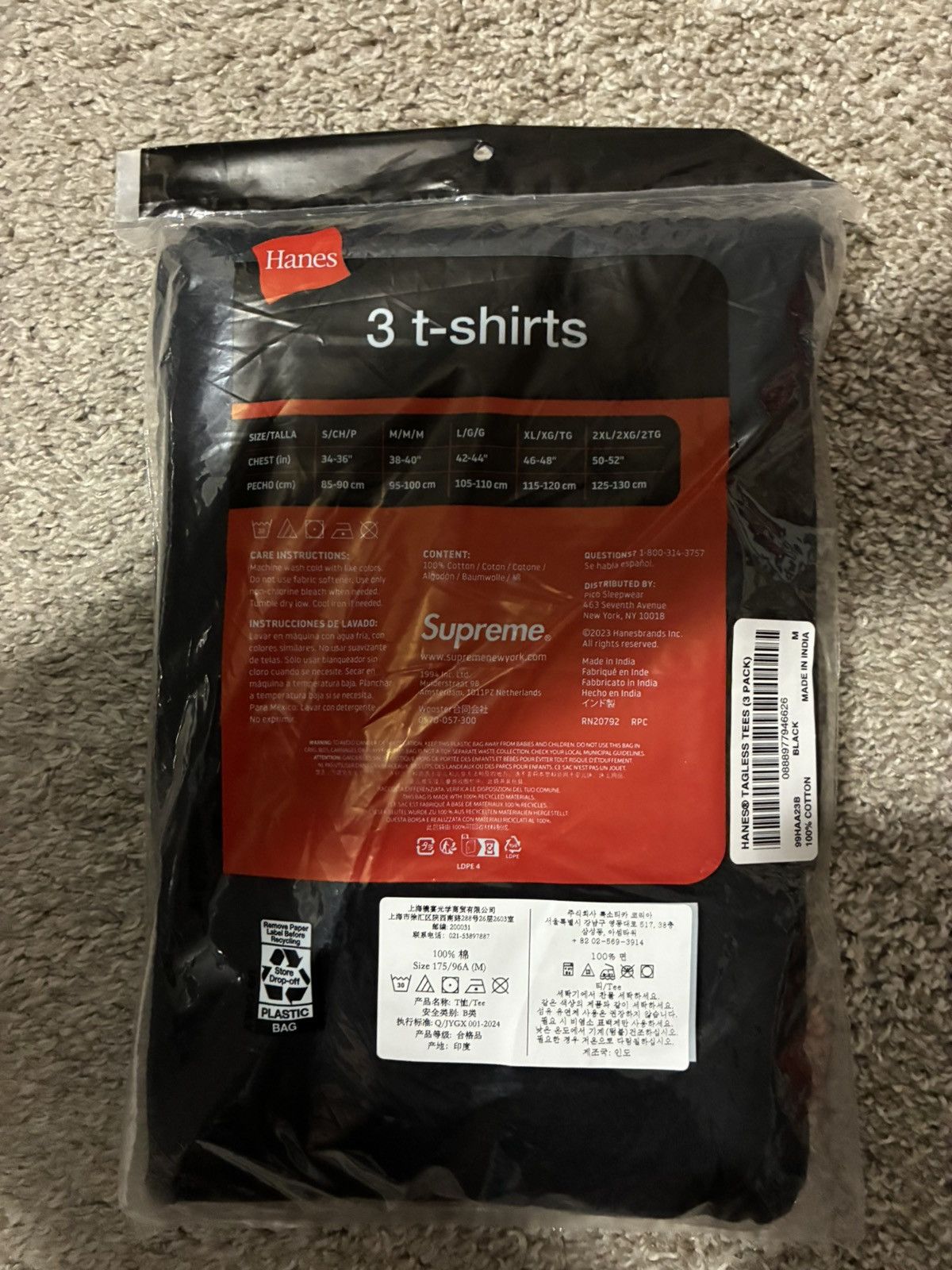 Hanes × Supreme Supreme x Hanes Tagless Tees (3 Pack) Size US M / EU 48-50 / 2 - 4 Thumbnail