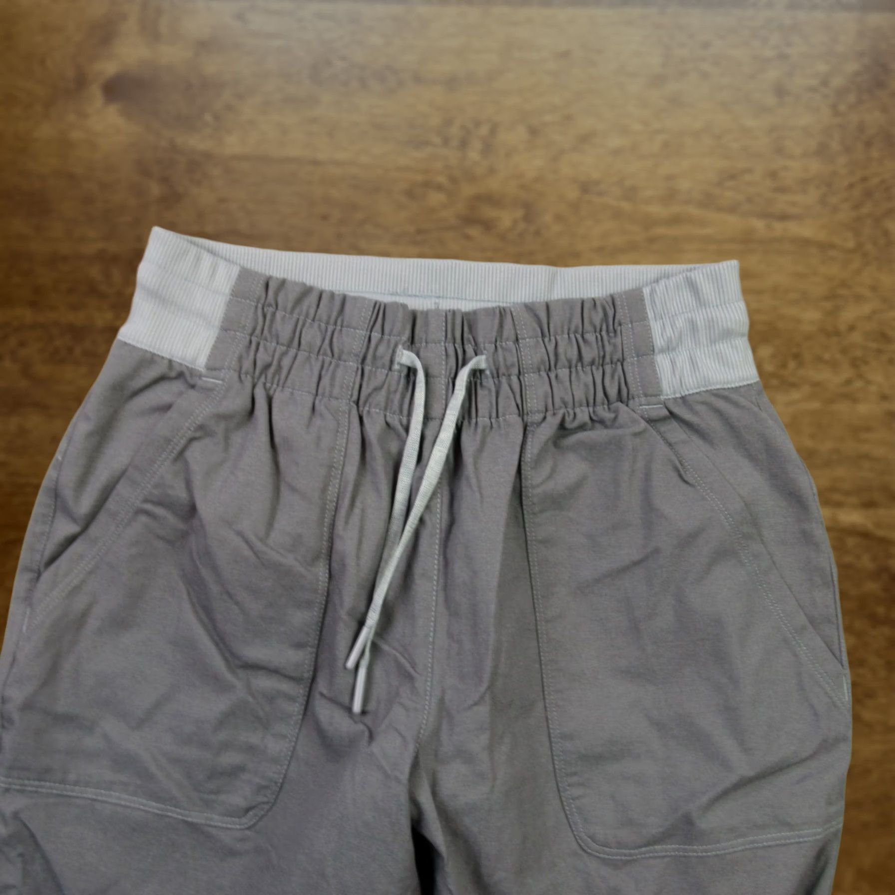 The North Face The North Face Pants Womens Small Workout Lightweight Gray Pockets Stretch Size 28" / US 6 / IT 42 - 1 Thumbnail