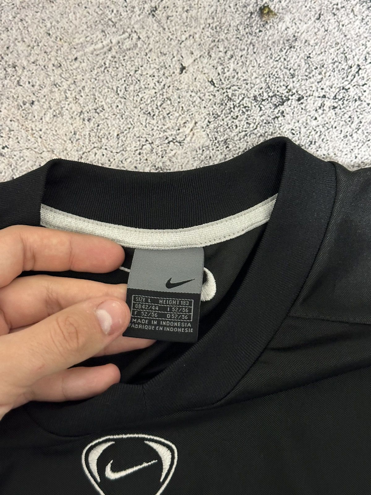 Nike Vintage Nike T-shirt Centre Logo Men's Black Size US L / EU 52-54 / 3 - 7 Thumbnail