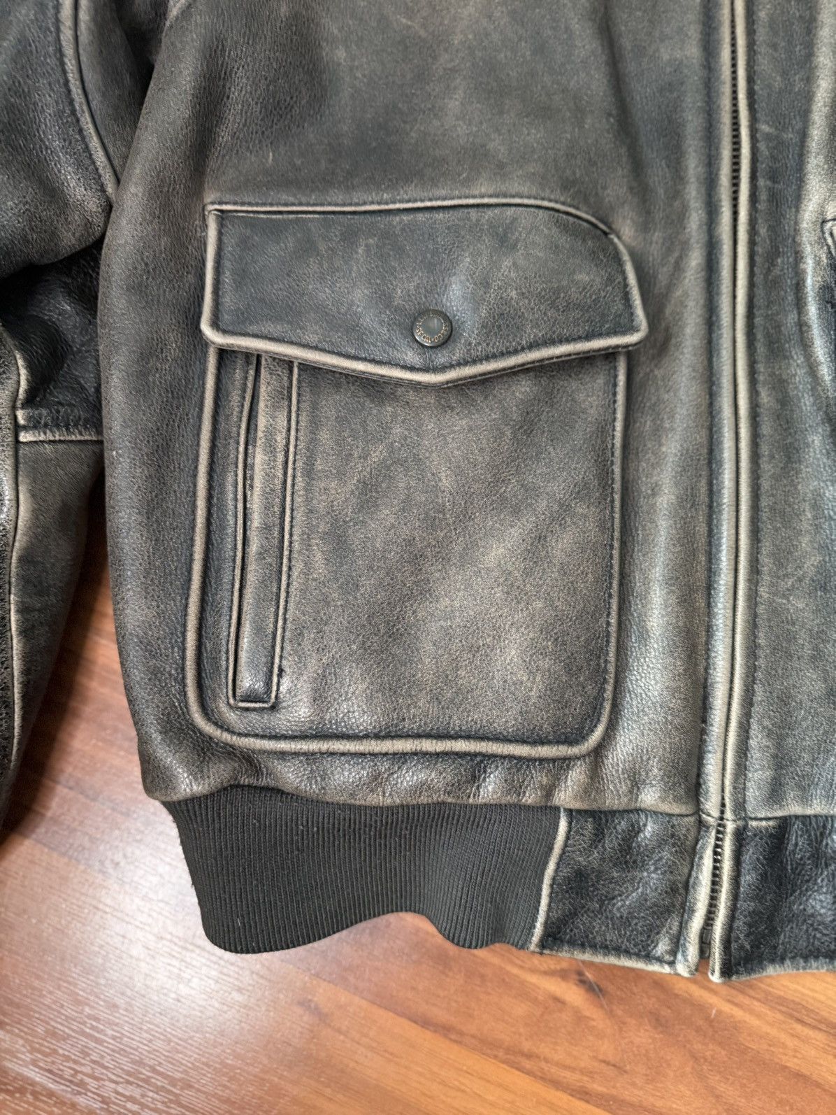 Levi's Vintage Clothing LEVI’S DiSTRESSED LEATHER AVIATOR JACKET Size US L / EU 52-54 / 3 - 2 Thumbnail