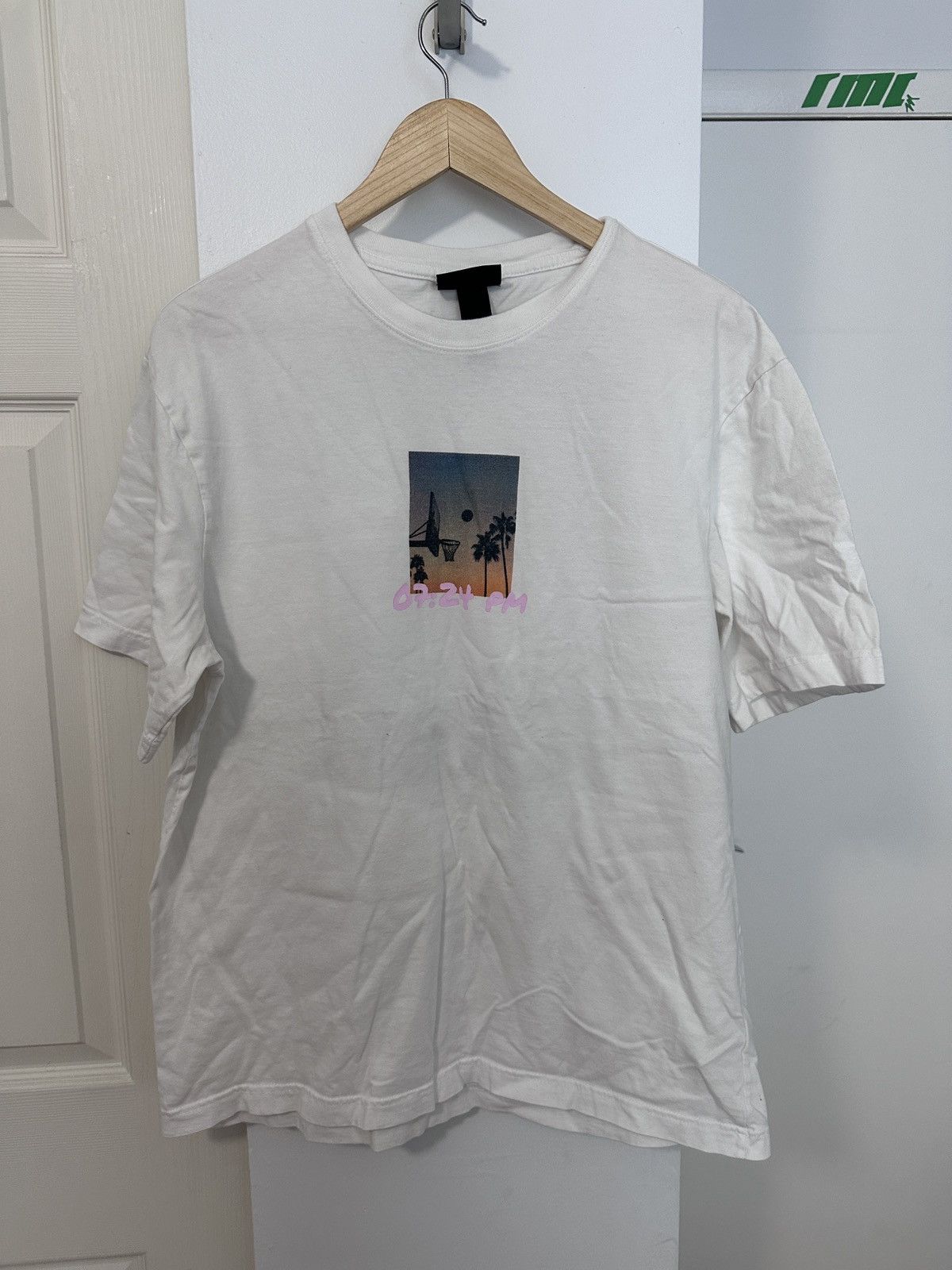 H&M h&m La graphic tee Size US L / EU 52-54 / 3 - 1 Thumbnail