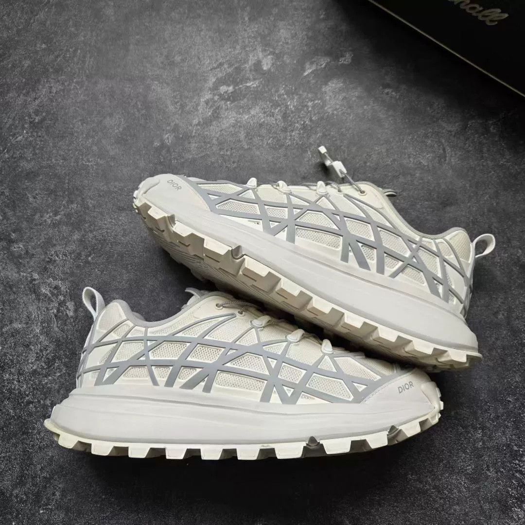 Dior Dior White Lowtop Sneakers 31 Men Size US 5 / EU 37 - 1 Thumbnail