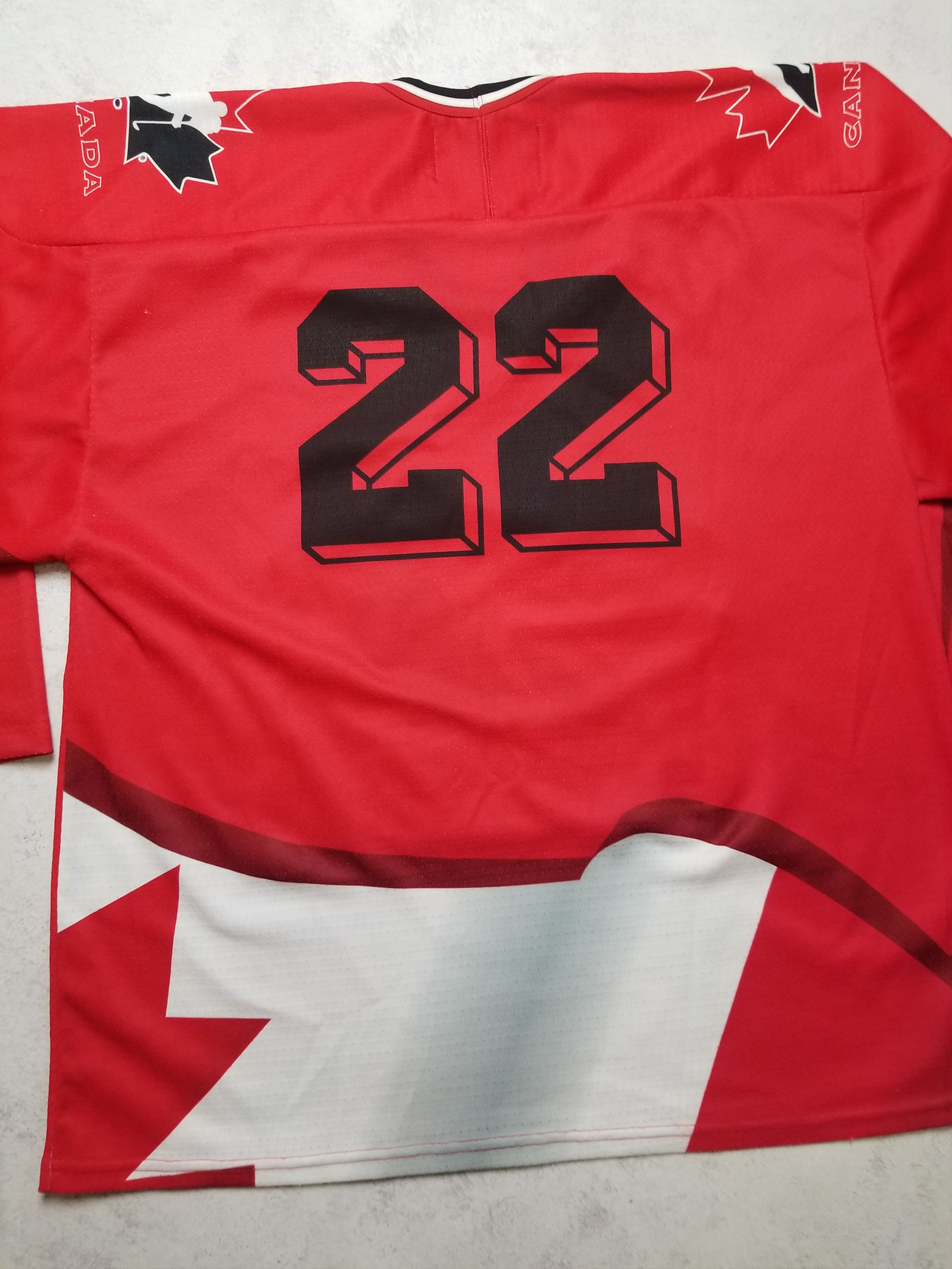 Other VTG 90 Olympic Team Canada Bauer AUTHENTIC Hockey #22 Jersey Size US L / EU 52-54 / 3 - 8 Thumbnail