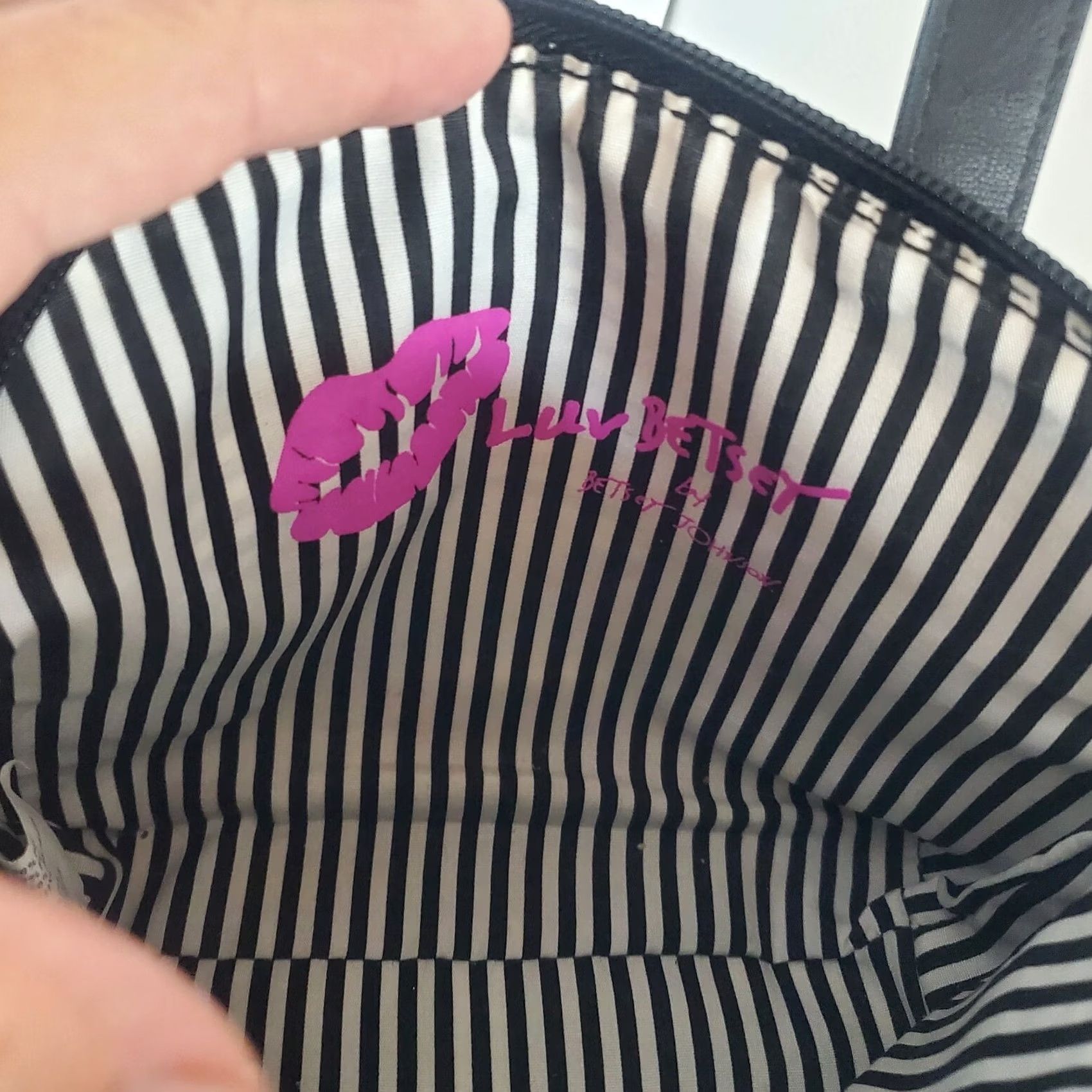 Vintage Luv Betsy by Betsy Johnson Crossbody Bag Mini Striped Black White Pink Exterior Faux Leather Womens Size ONE SIZE - 6 Thumbnail