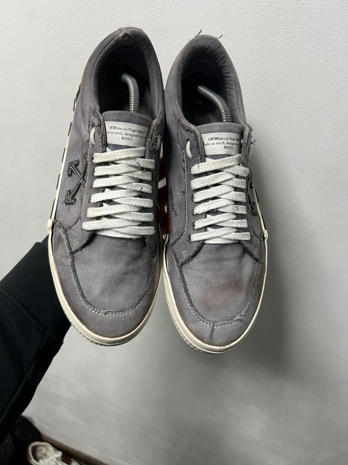 Off-White Off-White Vulcanized Suede Luxury Gray Sneakers EU43 Shoes Size US 10 / EU 43 - 4 Thumbnail