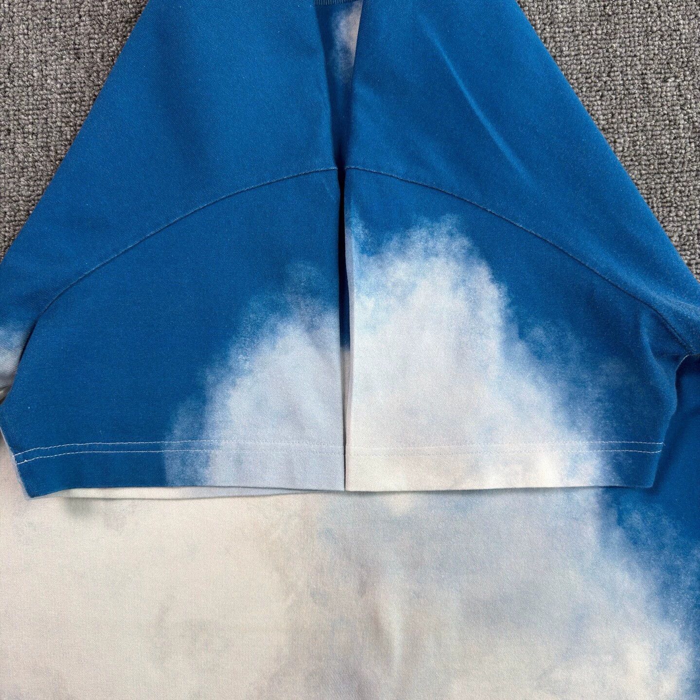 Louis Vuitton LV Blue & White Cloud short sleeve tee XS like new Size US XS / EU 42 / 0 - 6 Thumbnail