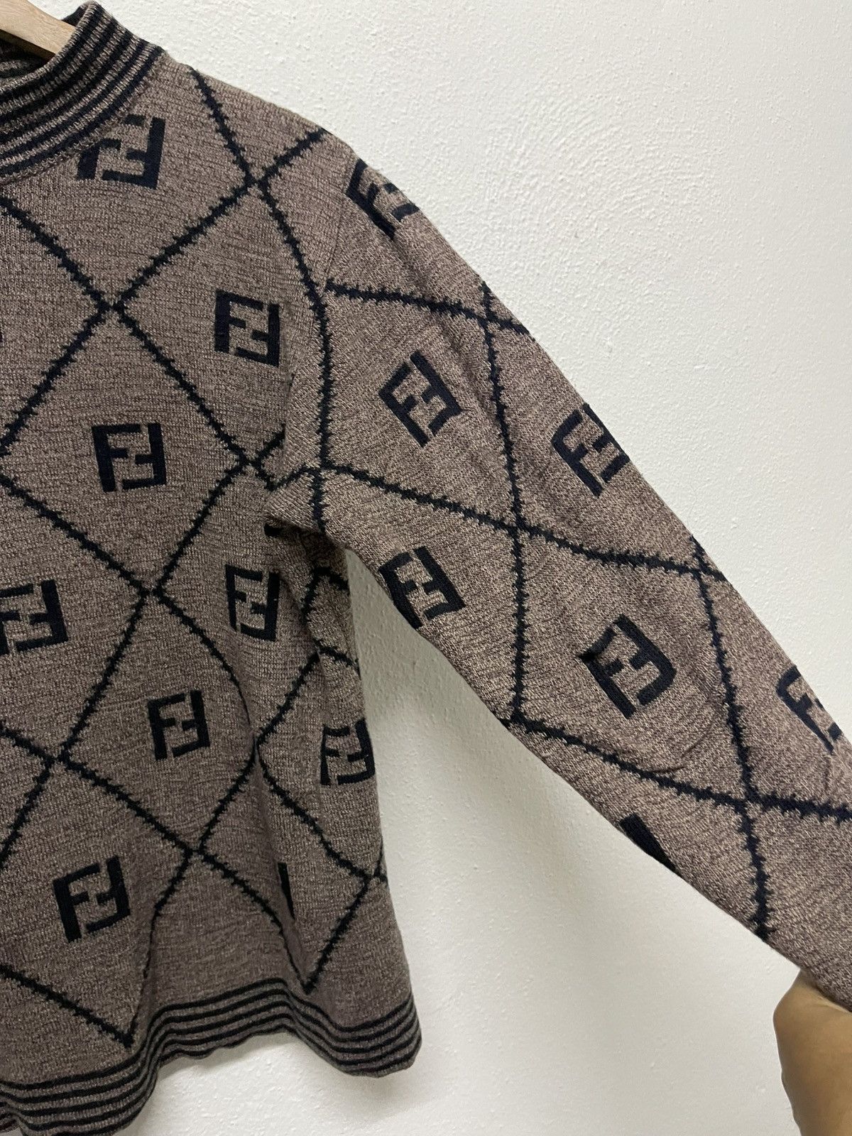 Fendi 90s FENDI MONOGRAM WOOL KNIT SWEATSHIRT RARE Size M / US 6-8 / IT 42-44 - 6 Thumbnail