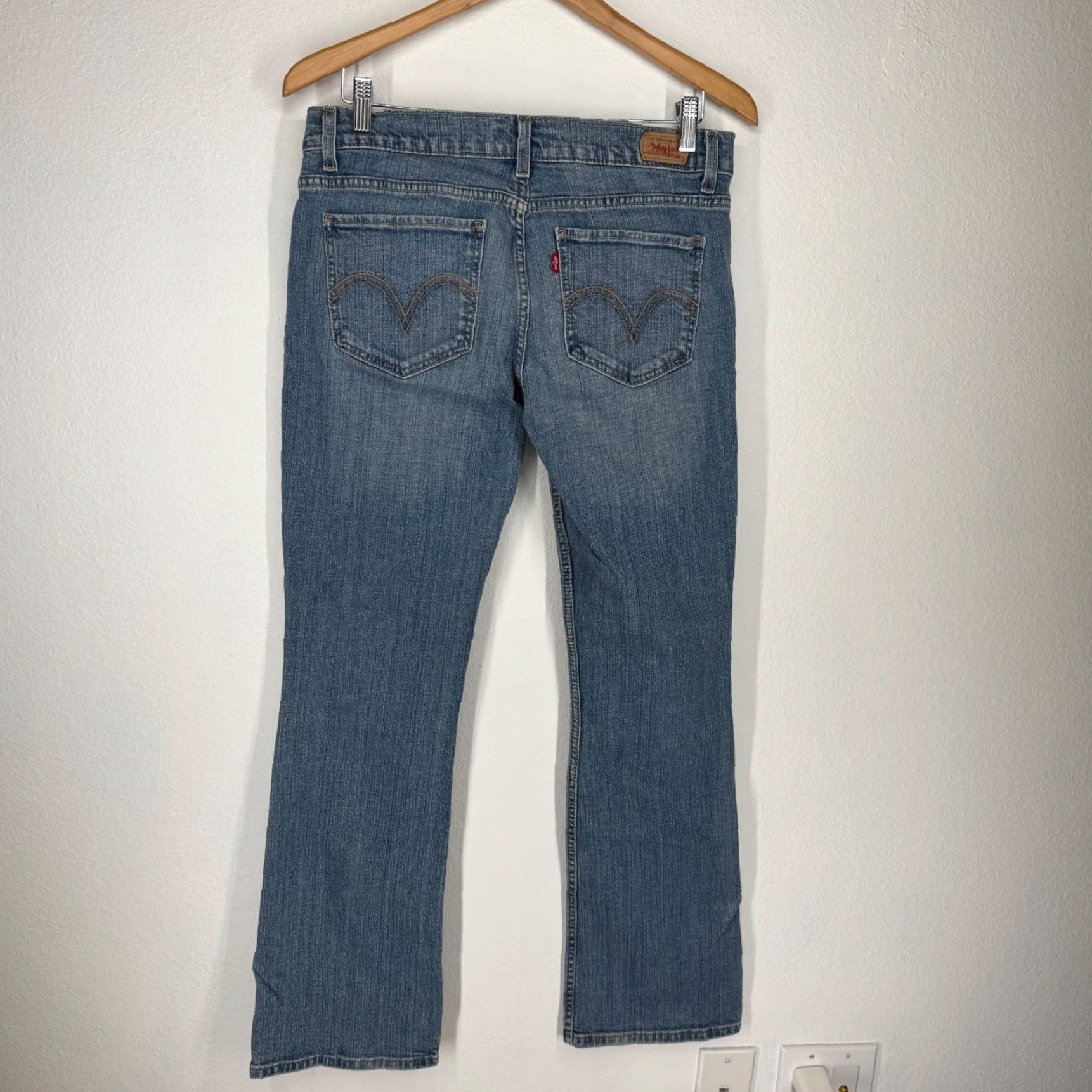 Levi's Levis 524 Too Superlow Bootcut Jeans Women 11M Medium Wash Denim Flare Pockets Stretch Vintage-Inspired Retro 5-Pocket Rise Low Jeans Size 32" / US 10 / IT 46 - 7 Thumbnail