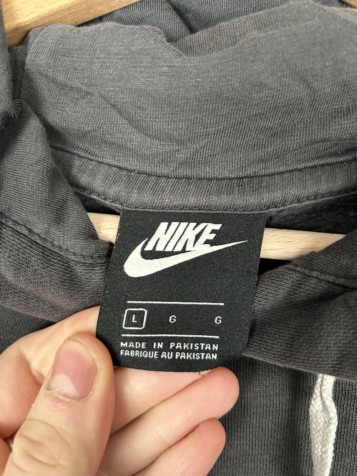 Nike Vintage Nike Y2K Swoosh Logo Hoodie Streetwear Drill Skate Size US L / EU 52-54 / 3 - 4 Thumbnail
