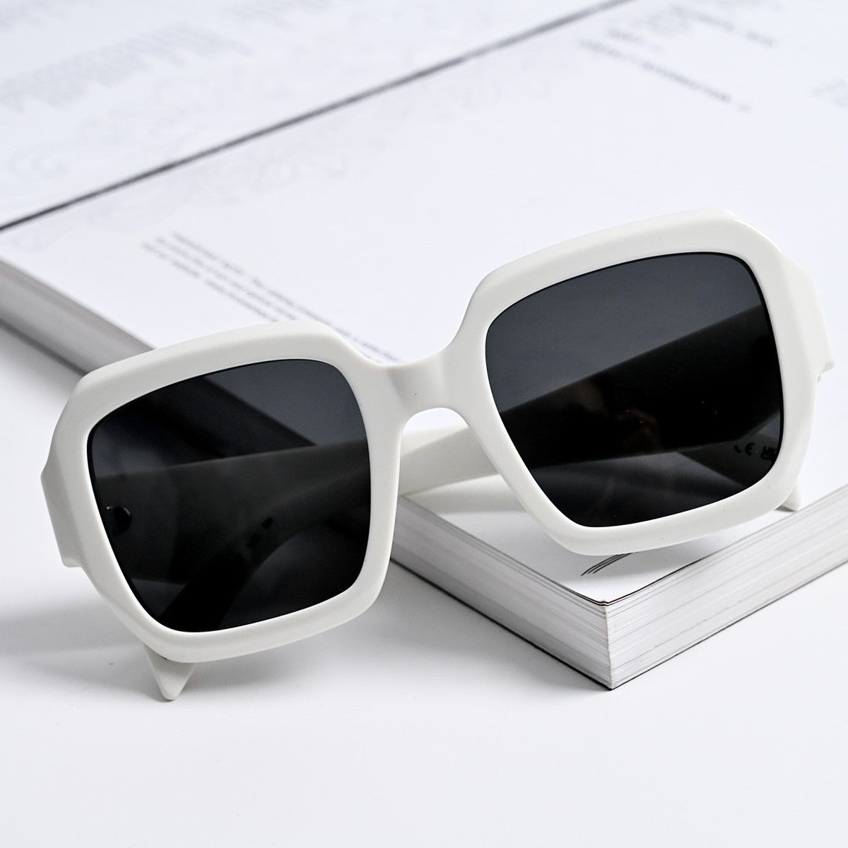 Prada PRADA 0PR 28ZS SUNGLASSES Size ONE SIZE - 7 Thumbnail